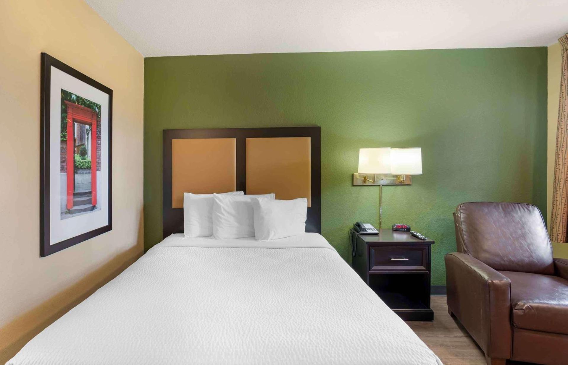 Extended Stay America Select Suites - Newport News - Oyster Point photo 8