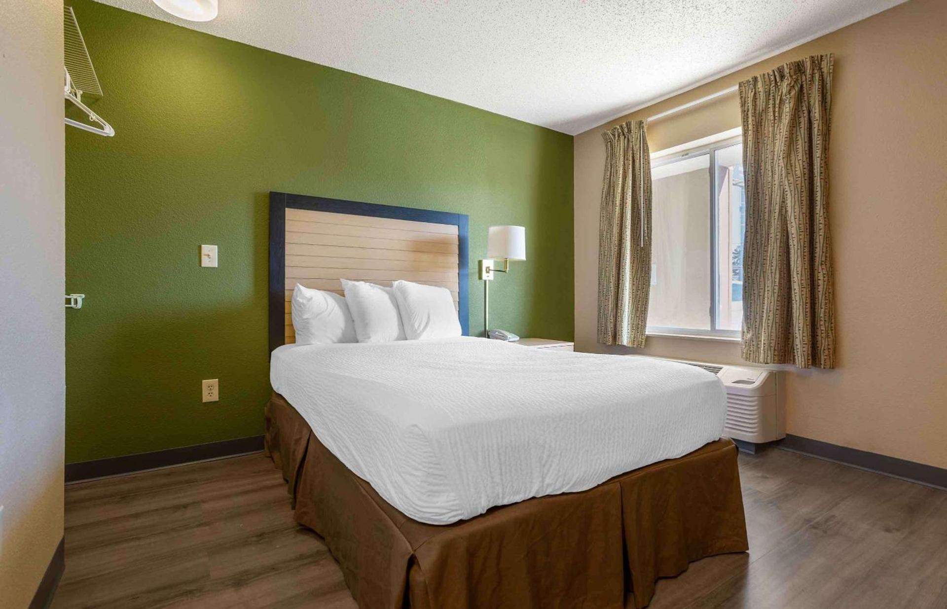 Extended Stay America Suites - Houston - The Woodlands photo 12