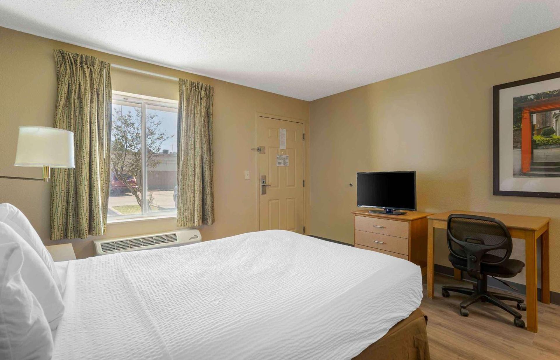 Extended Stay America Suites - Houston - The Woodlands photo 14