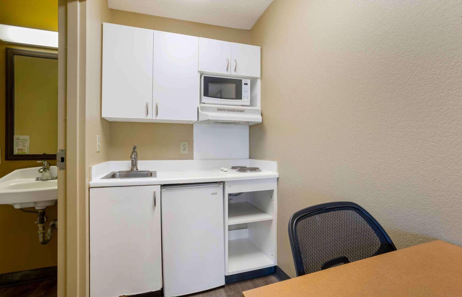Extended Stay America Suites - Houston - The Woodlands photo 23