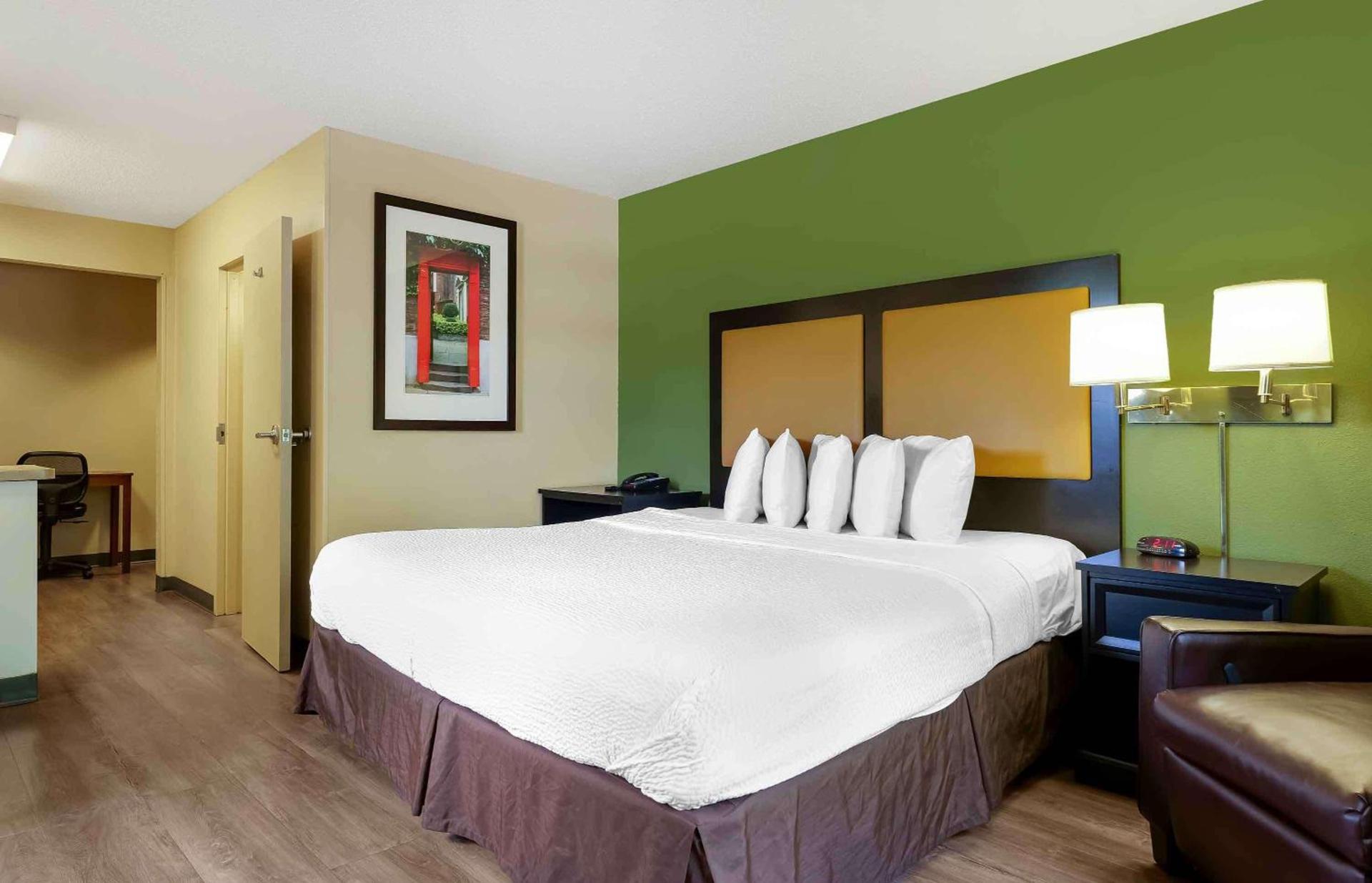 Sonesta Simply Suites Lansing photo 20