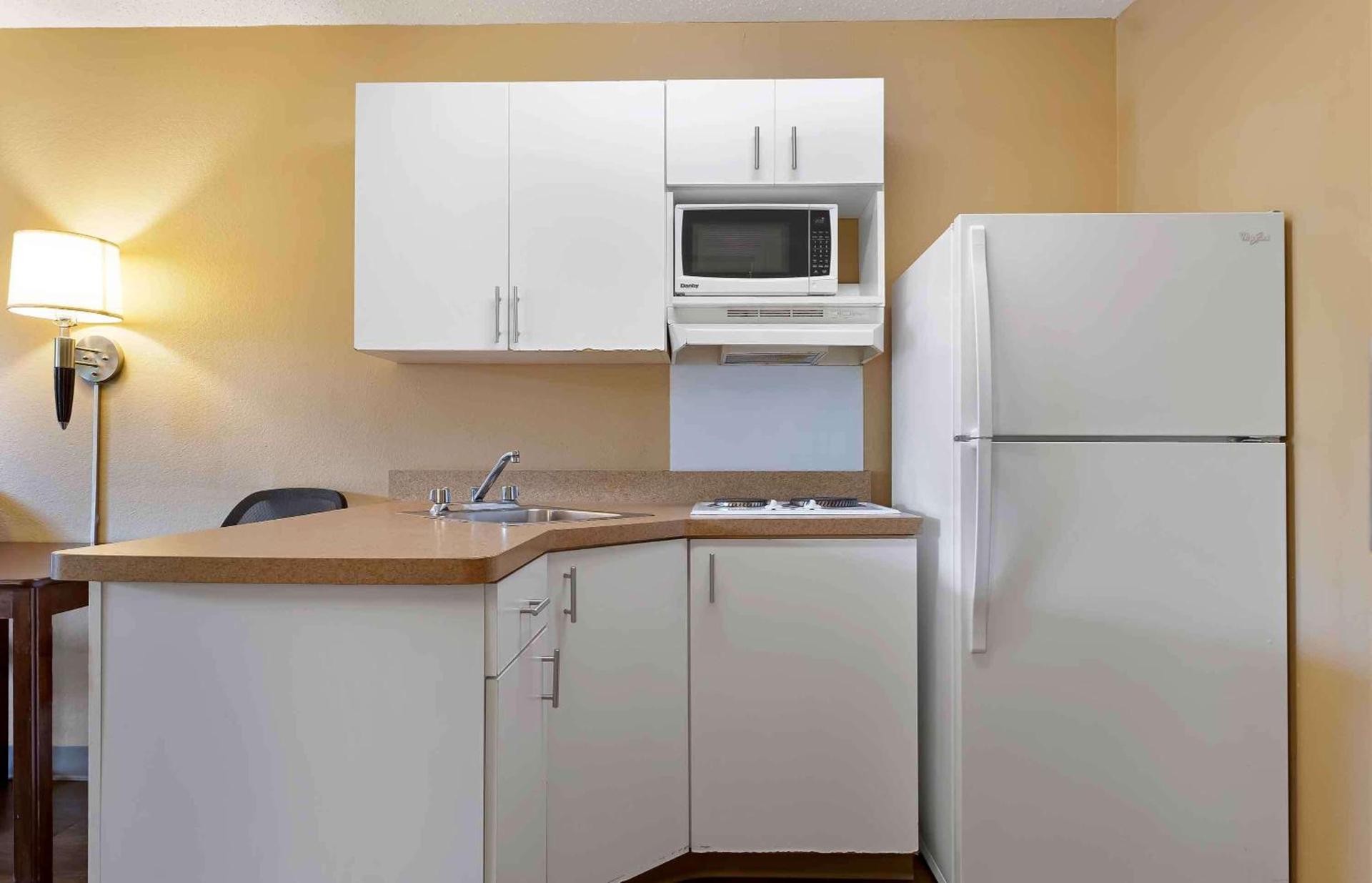 Sonesta Simply Suites Lansing photo 26
