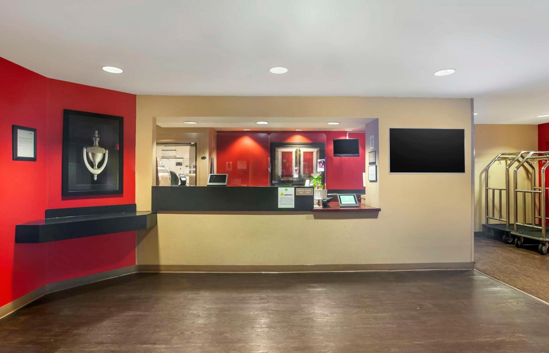 Extended Stay America Suites - San Diego - Mission Valley - Stadium photo 8