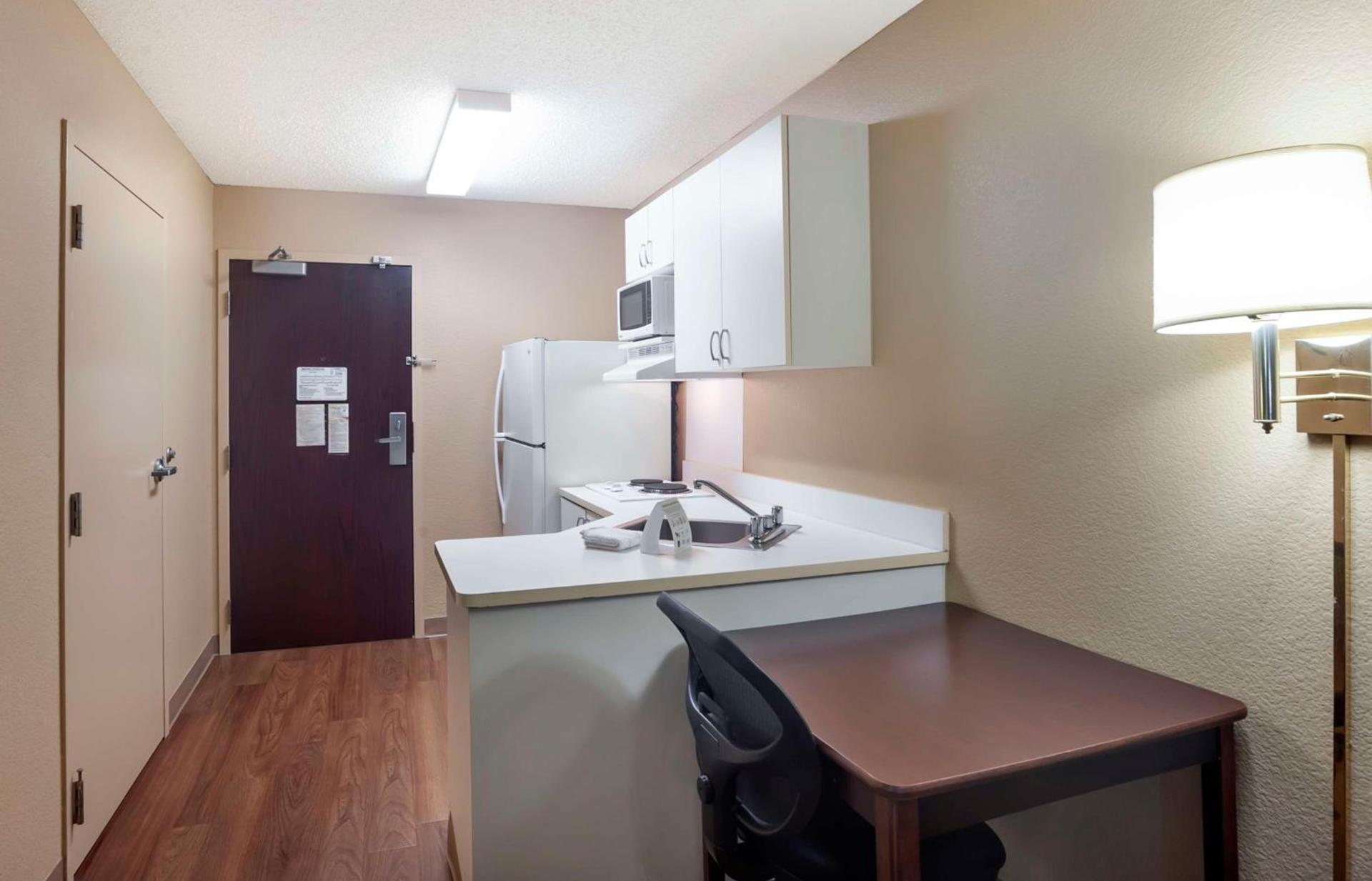 Extended Stay America Suites - San Diego - Mission Valley - Stadium photo 17