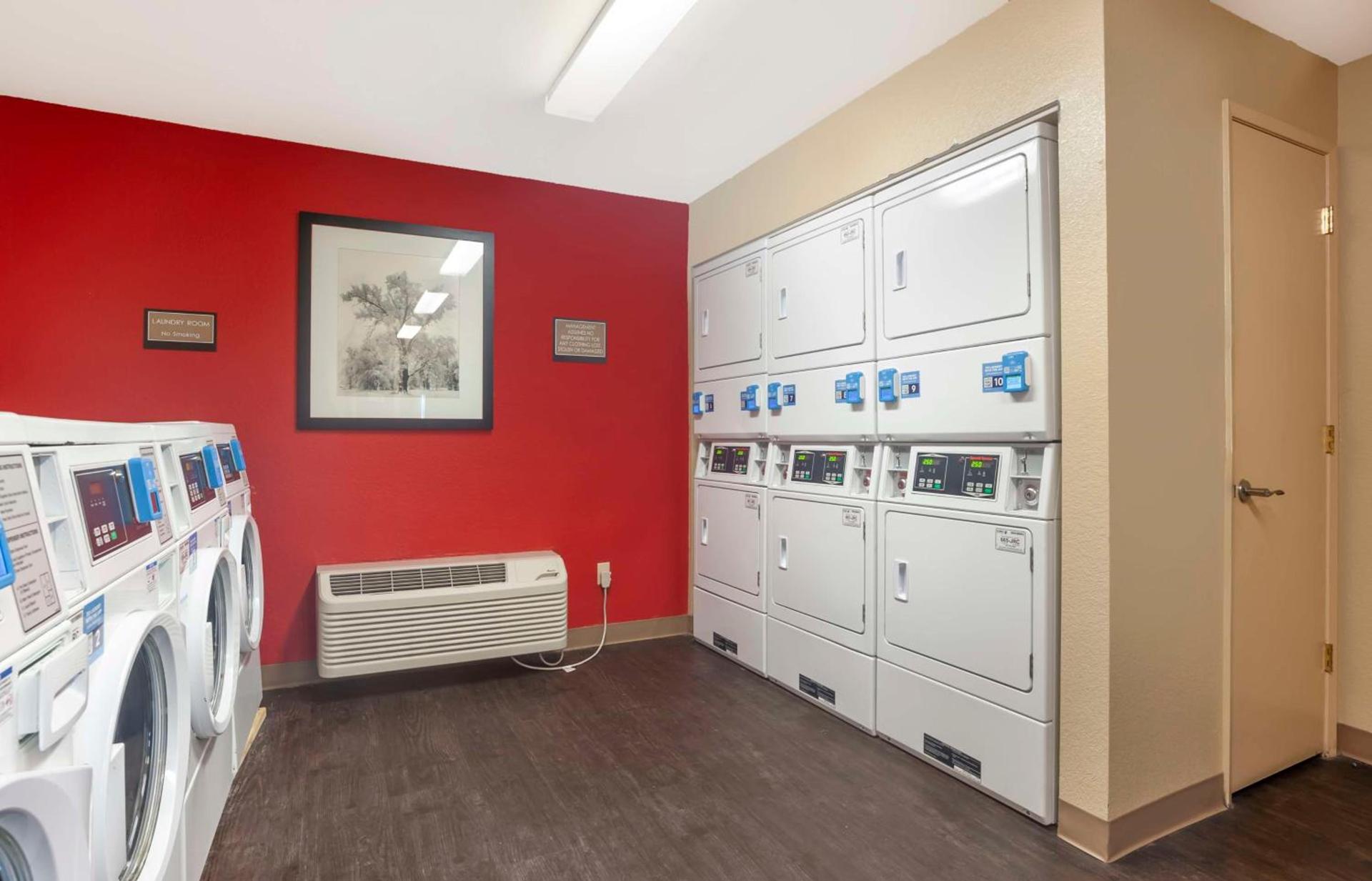 Extended Stay America Suites - San Diego - Mission Valley - Stadium photo 37