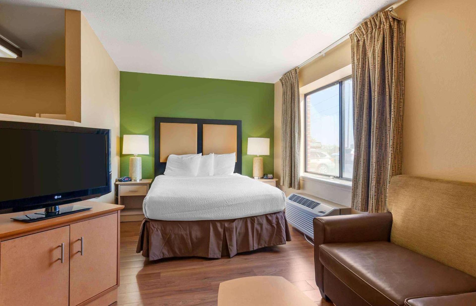 Extended Stay America Select Suites - Madison - Old Sauk Rd photo 9
