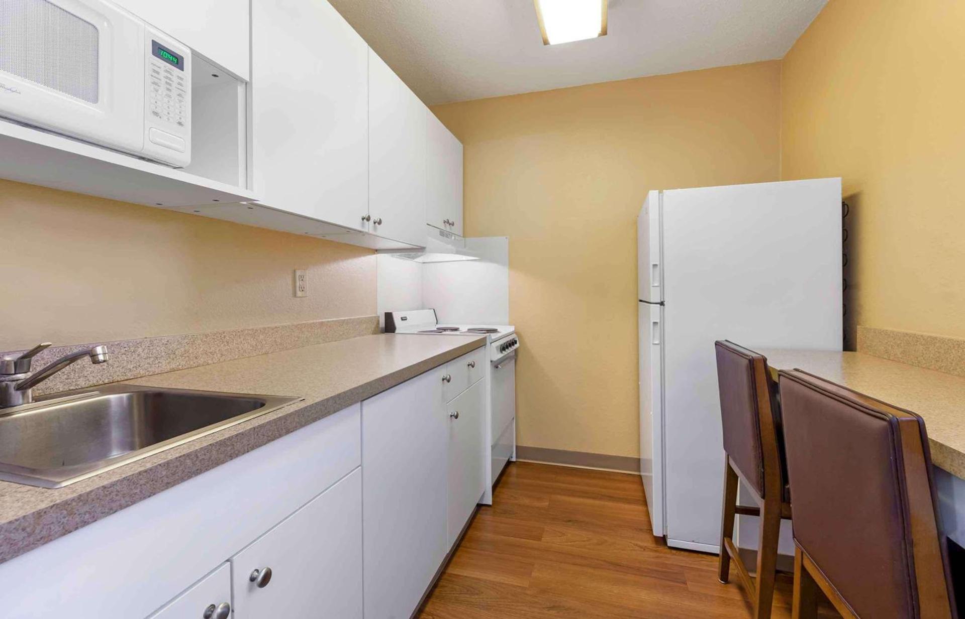 Extended Stay America Select Suites - Madison - Old Sauk Rd photo 13
