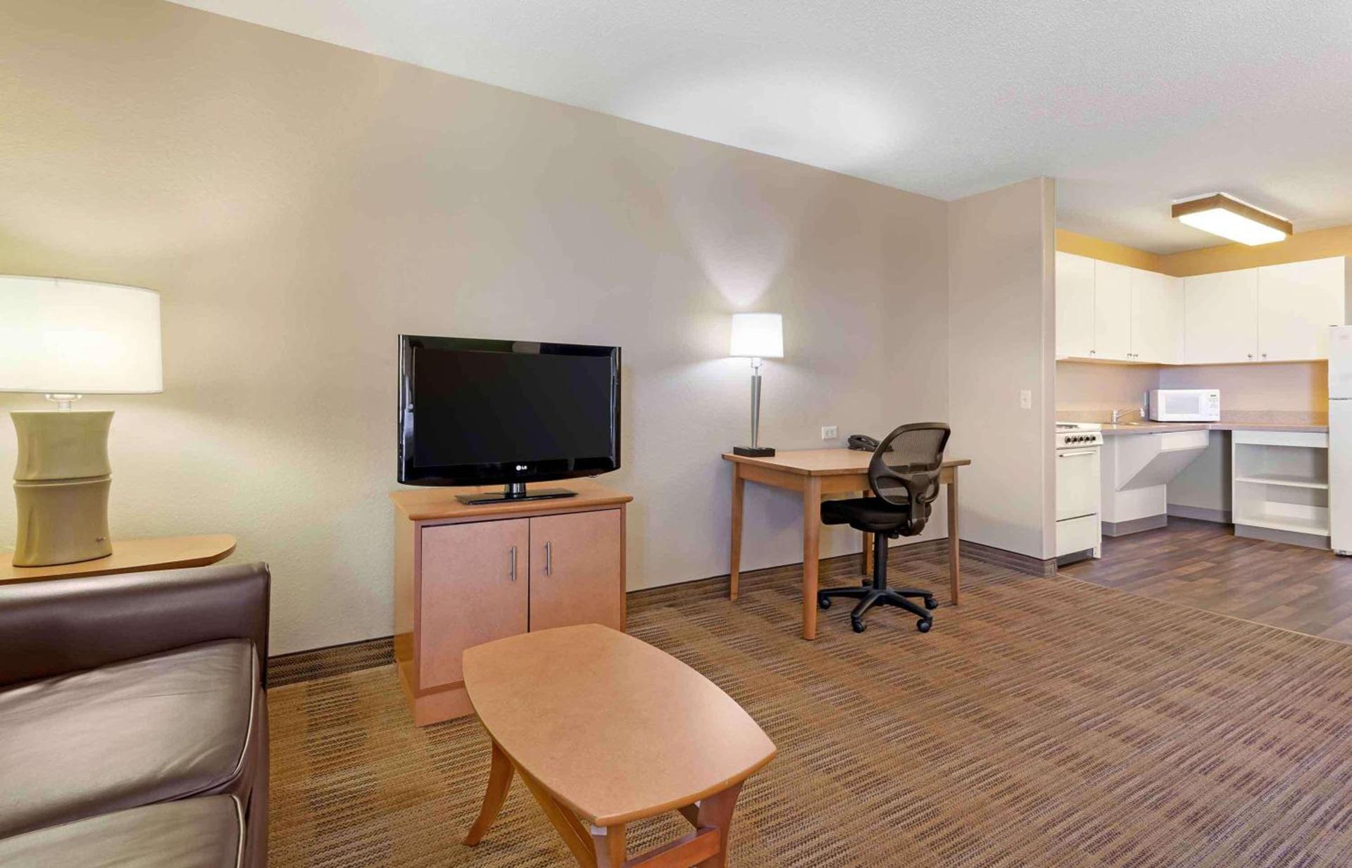 Extended Stay America Select Suites - Madison - Old Sauk Rd photo 17