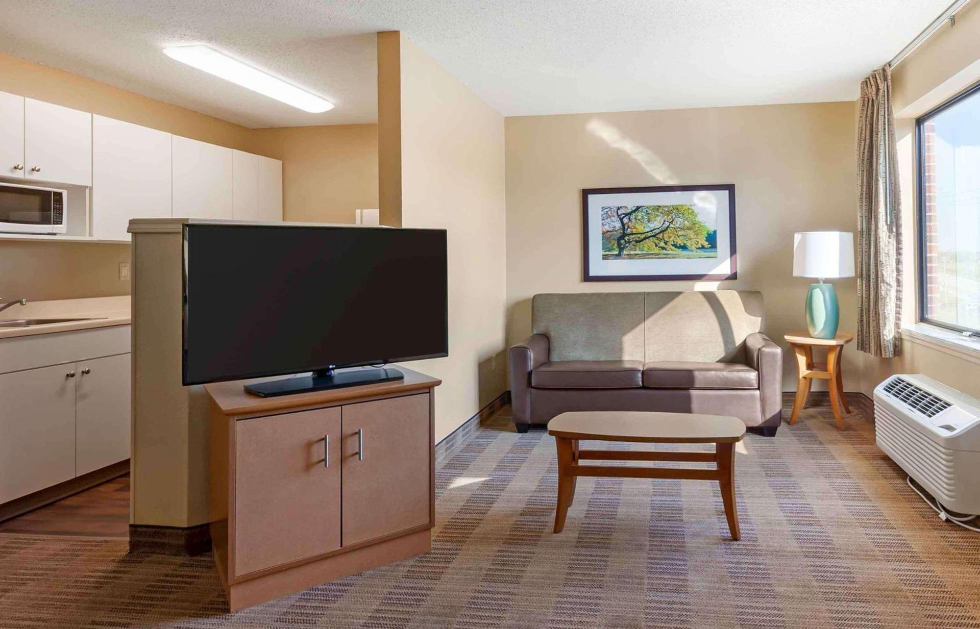 Extended Stay America Select Suites - Madison - Old Sauk Rd photo 21