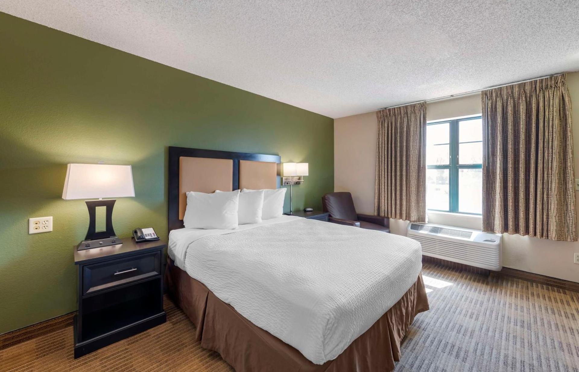 Extended Stay America Suites - Orange County - Katella Ave photo 8