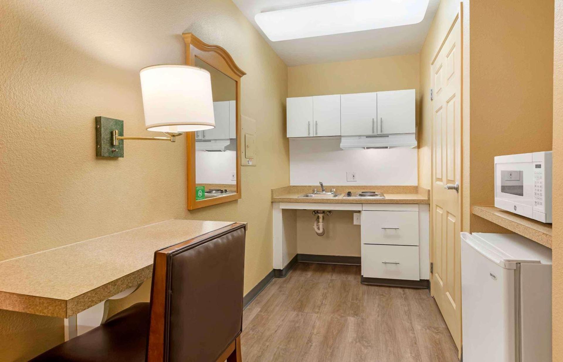 Extended Stay America Suites - Orange County - Irvine Spectrum photo 27