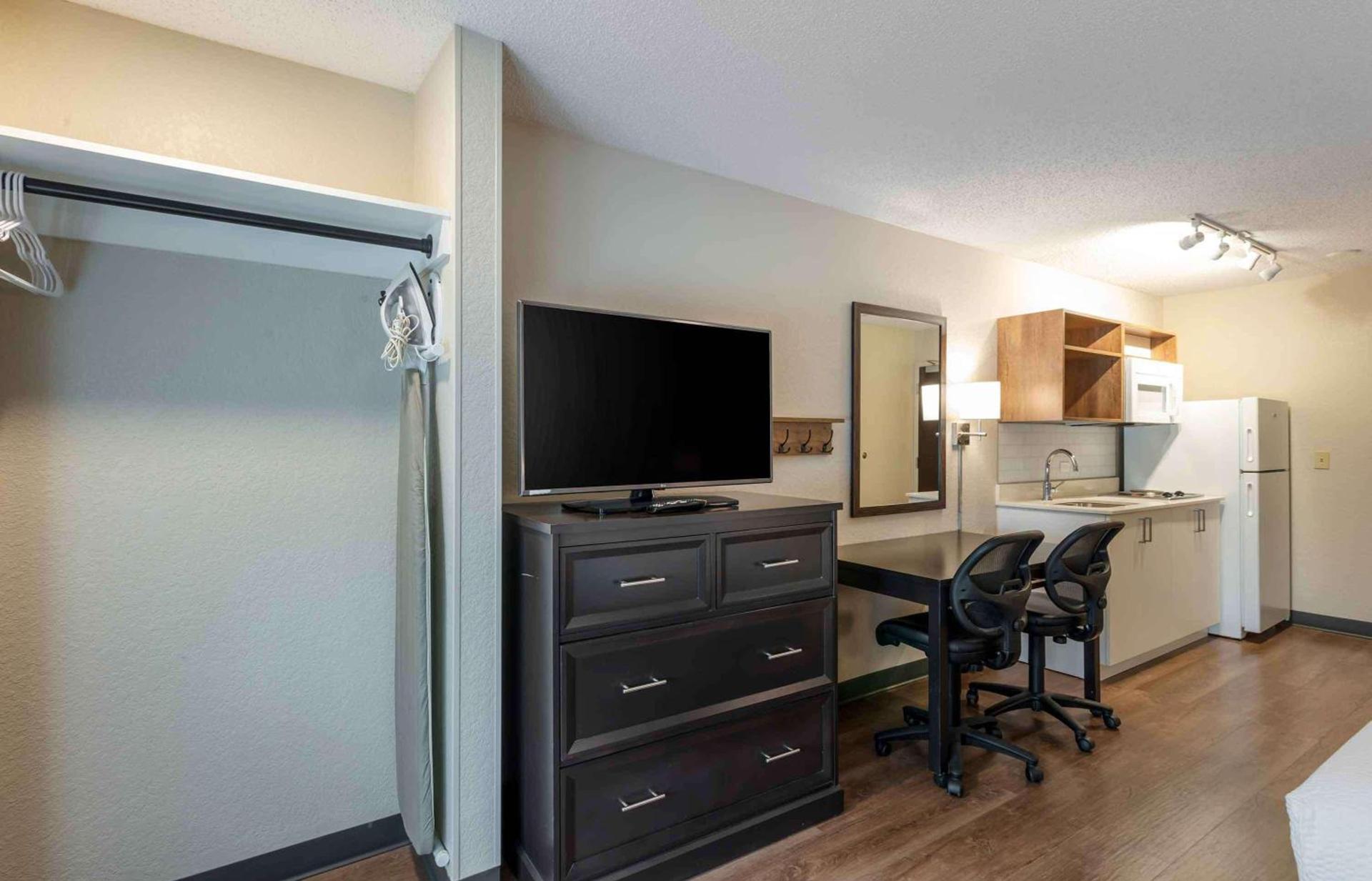 Extended Stay America Suites - San Francisco - San Mateo - SFO photo 39