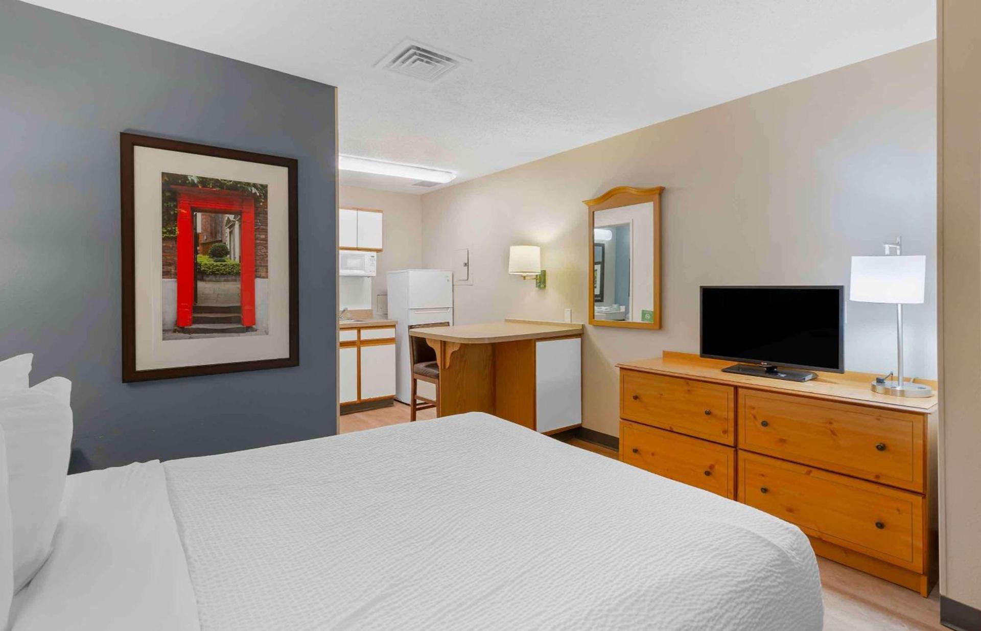 Extended Stay America Select Suites - Richmond - West End - I-64 photo 7