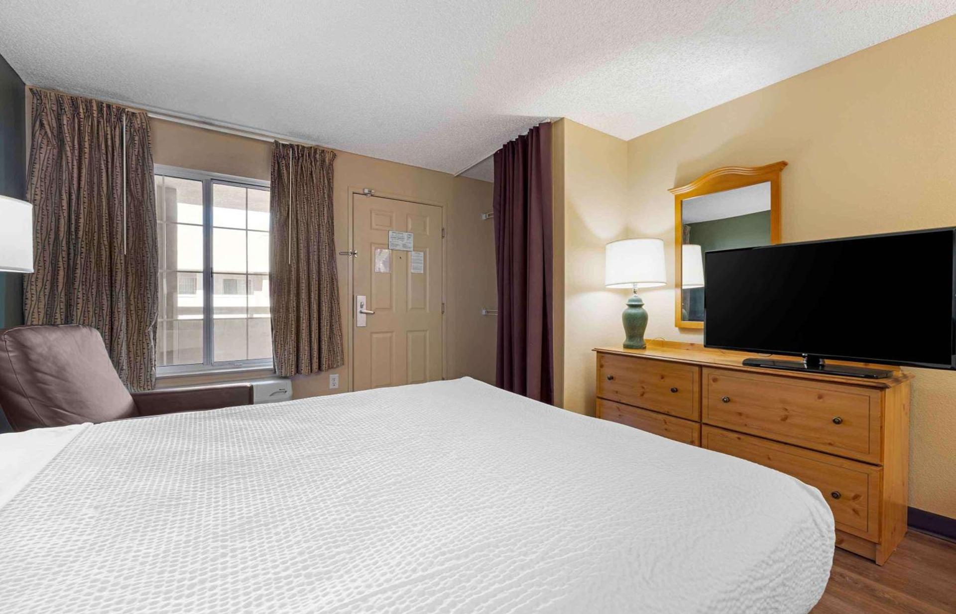 Extended Stay America Suites - San Diego - Fashion Valley photo 11