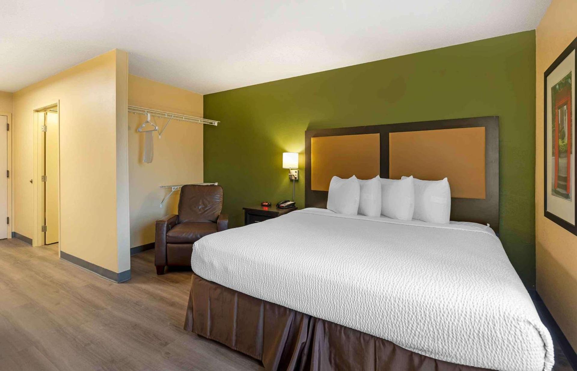 Extended Stay America Select Suites - St Louis - Airport - Central photo 14