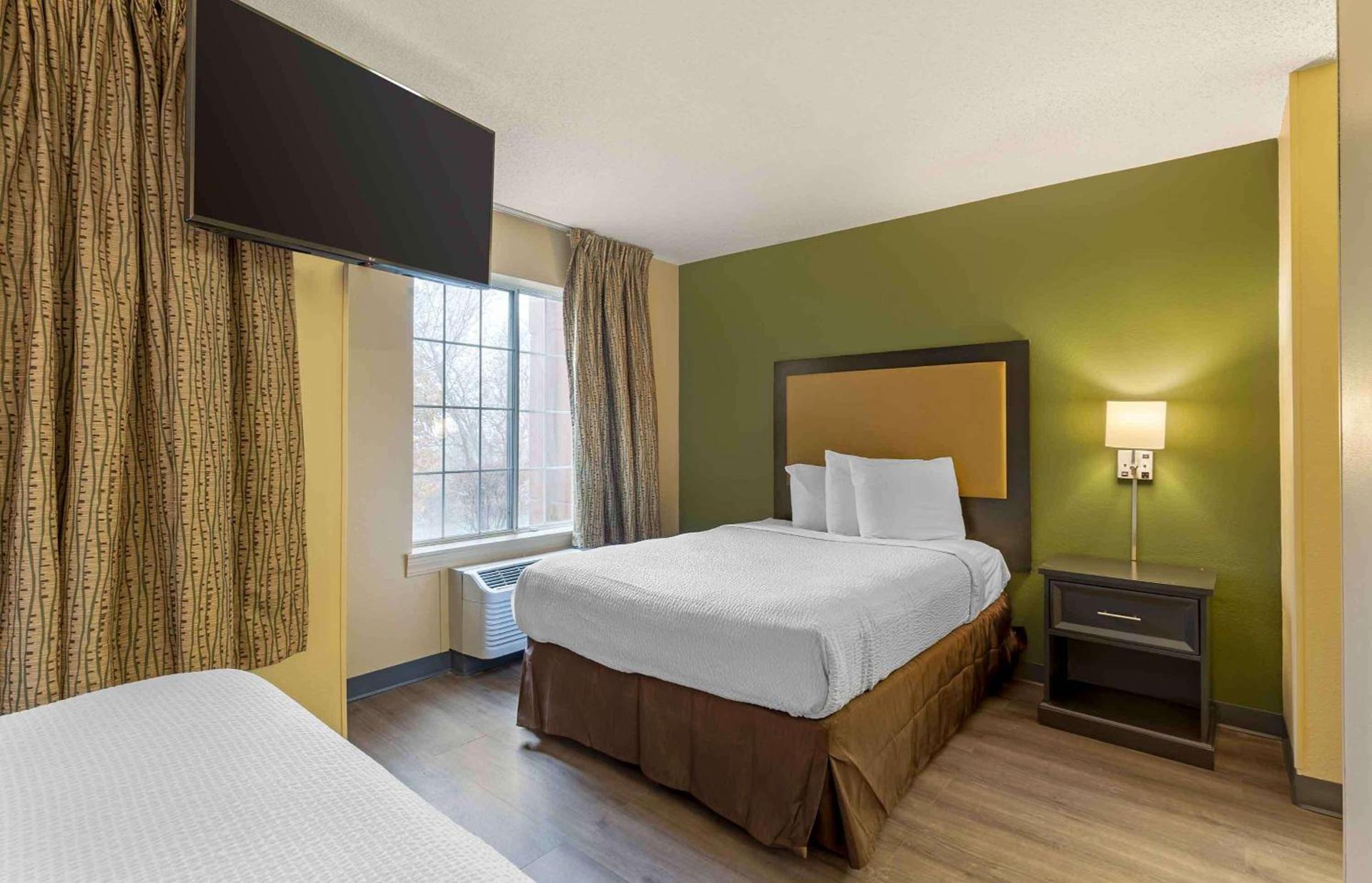 Extended Stay America Select Suites - St Louis - Airport - Central photo 18