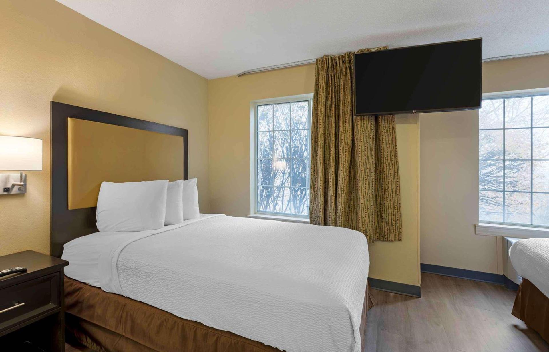 Extended Stay America Select Suites - St Louis - Airport - Central photo 19