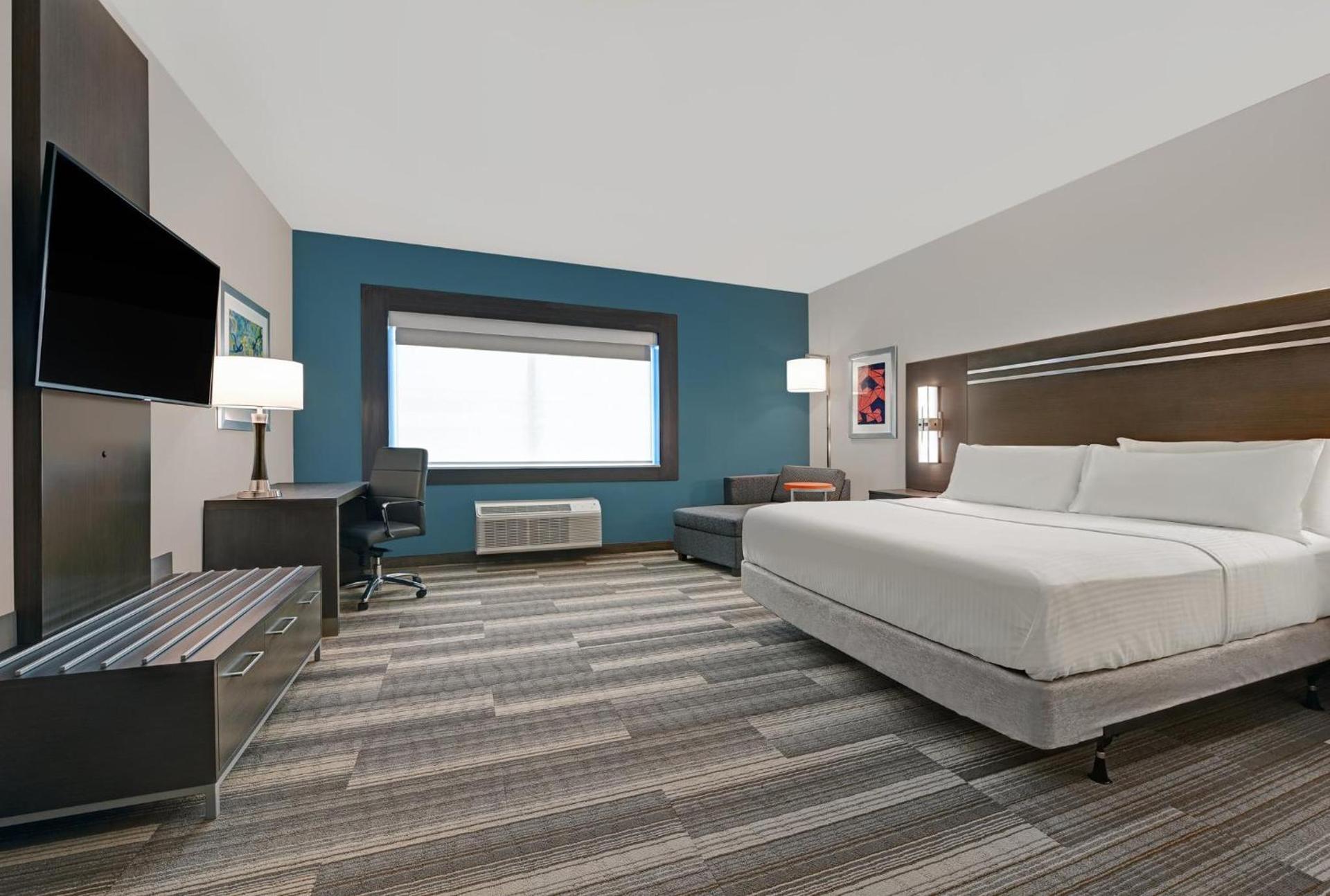 Holiday Inn Express & Suites Memorial – CityCentre by IHG photo 59