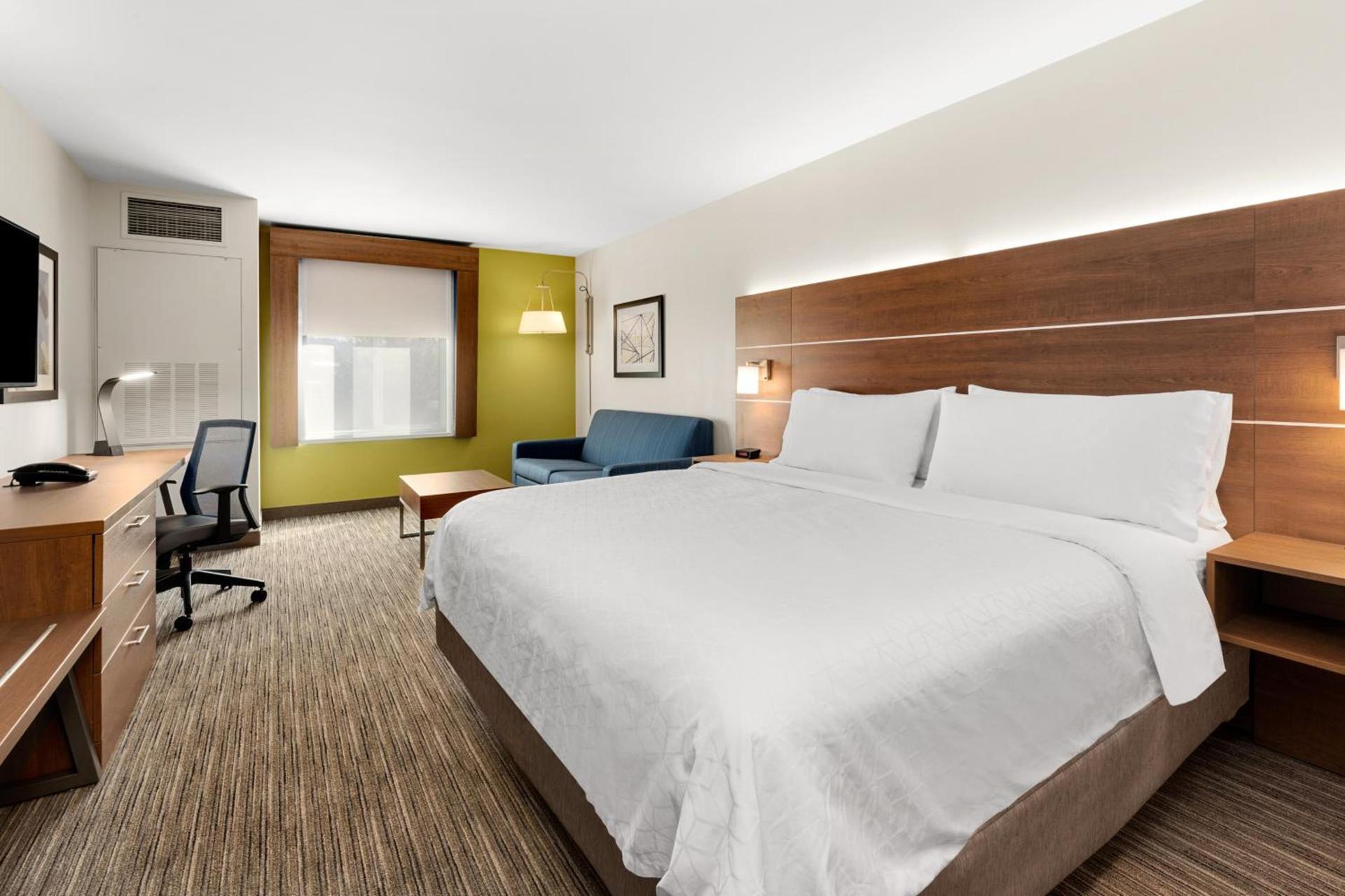 Holiday Inn Express and Suites Sumner by IHG photo 25