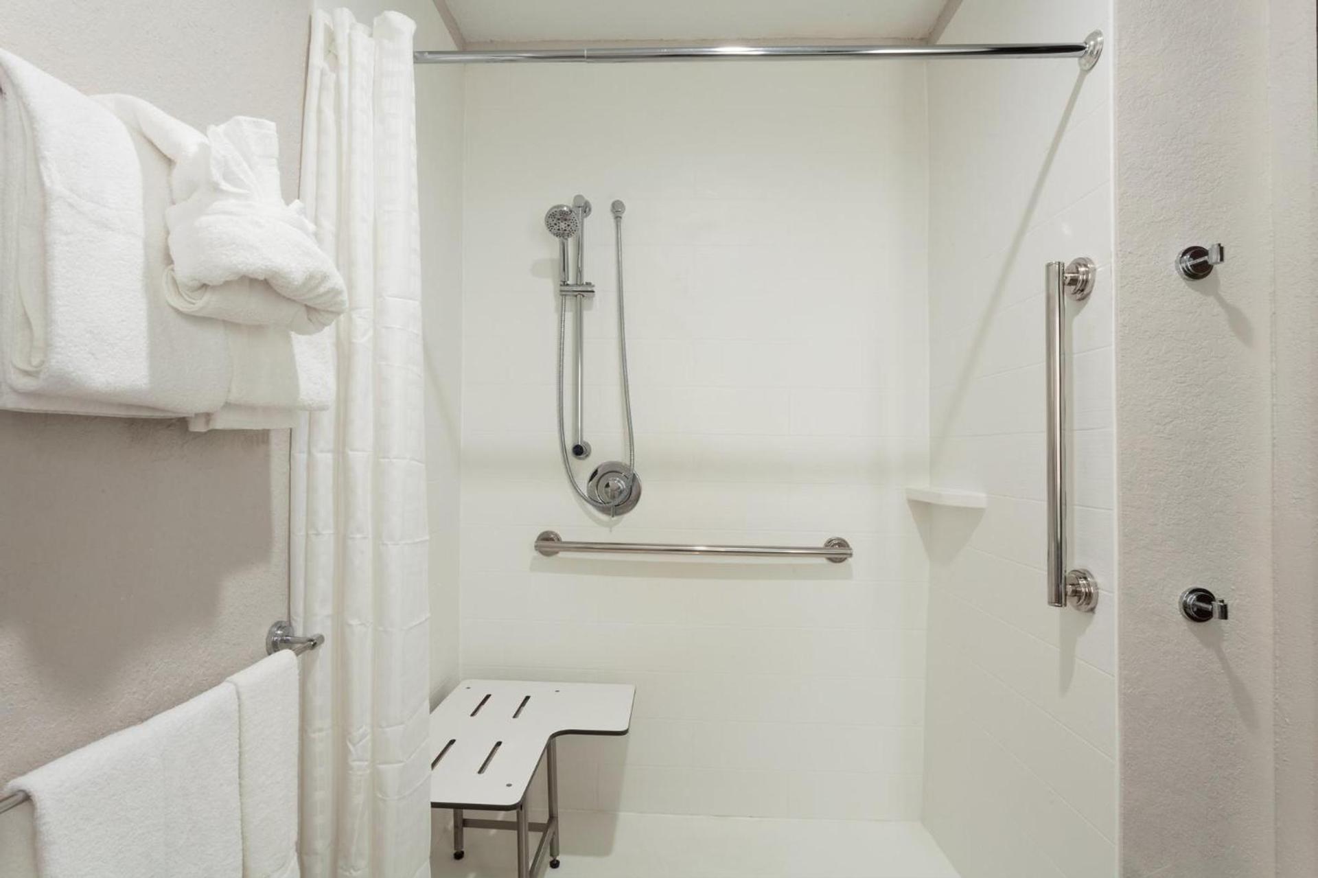 Holiday Inn Express Hotel & Suites Fort Lauderdale Airport/Cruise Port by IHG photo 28