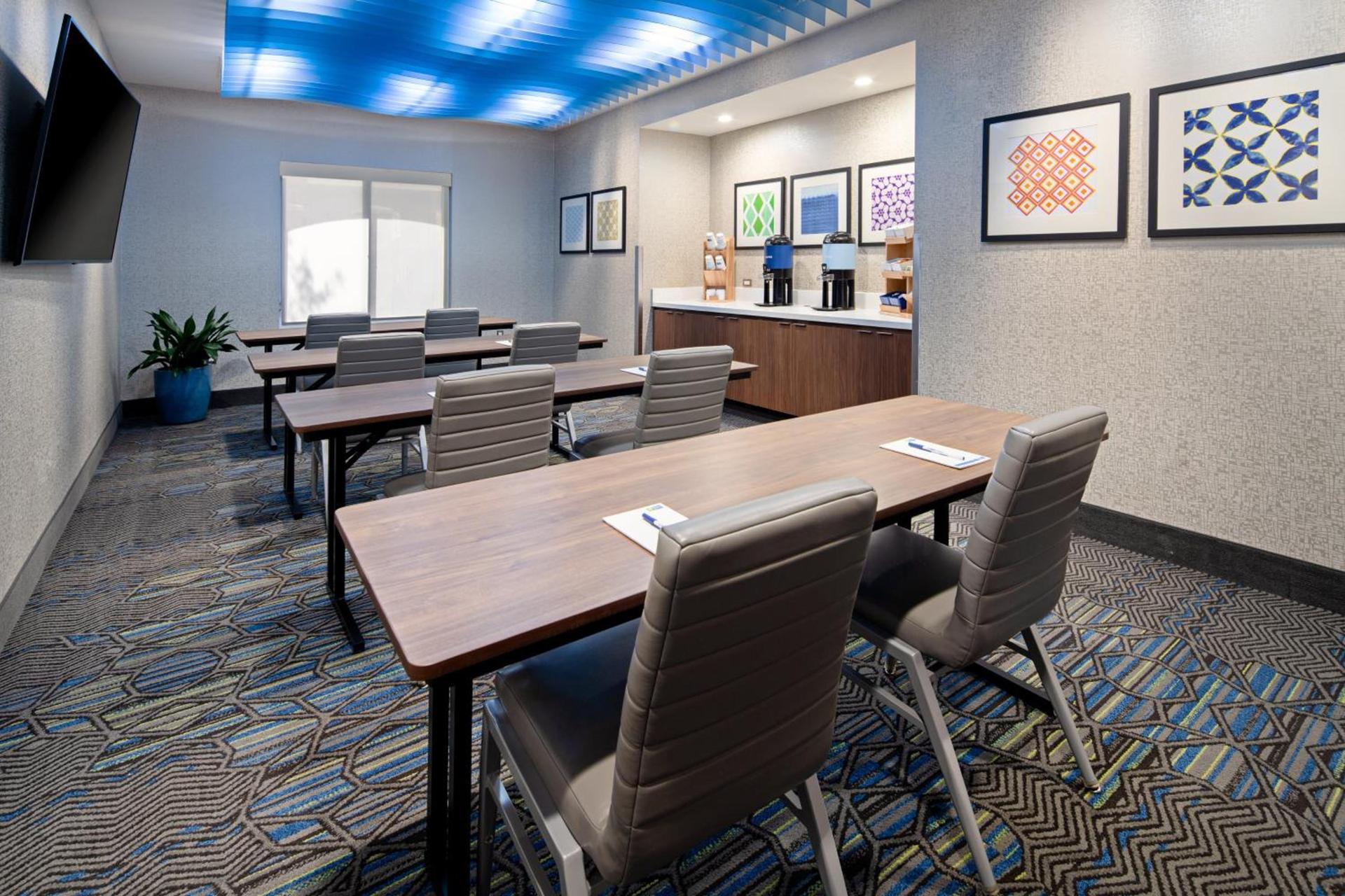 Holiday Inn Express Hotel & Suites Atascadero by IHG photo 57