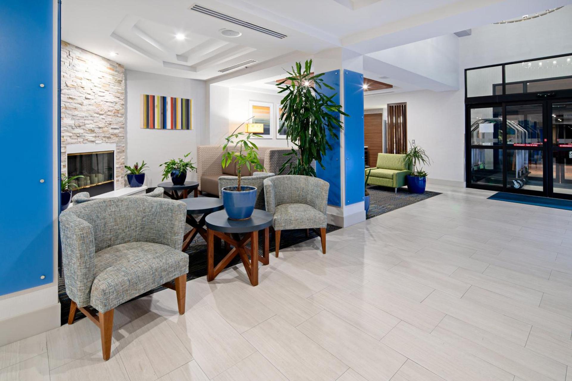 Holiday Inn Express Hotel & Suites Atascadero by IHG photo 2