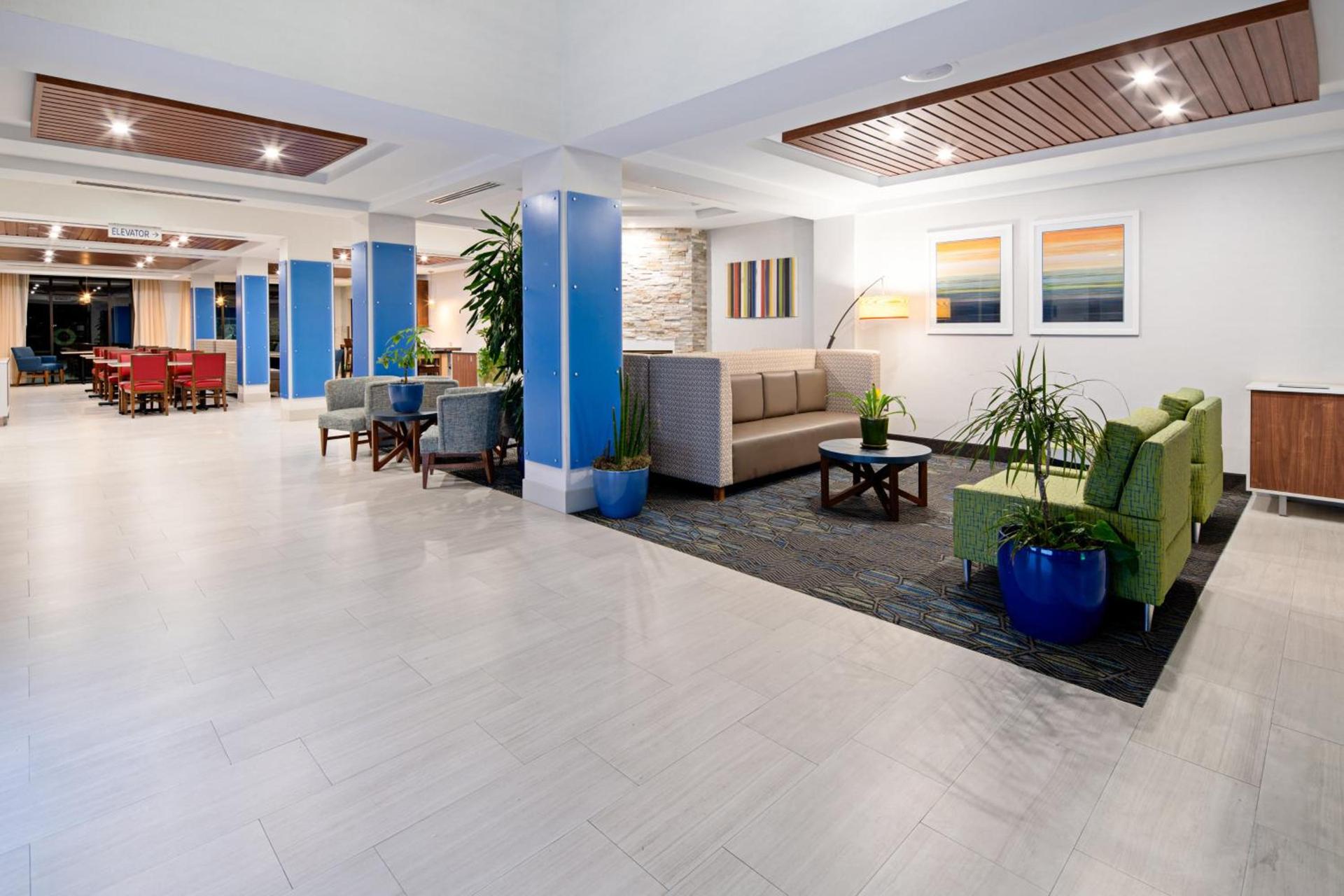 Holiday Inn Express Hotel & Suites Atascadero by IHG photo 59