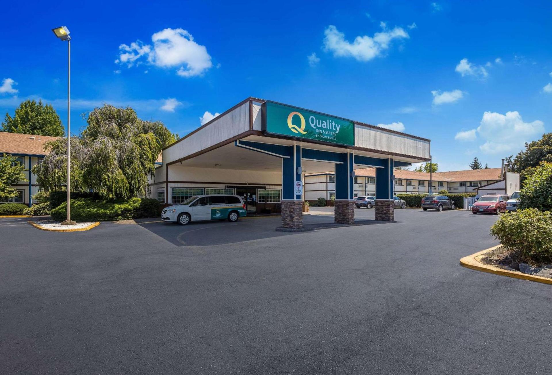 Quality Inn & Suites Medford Airport photo 4