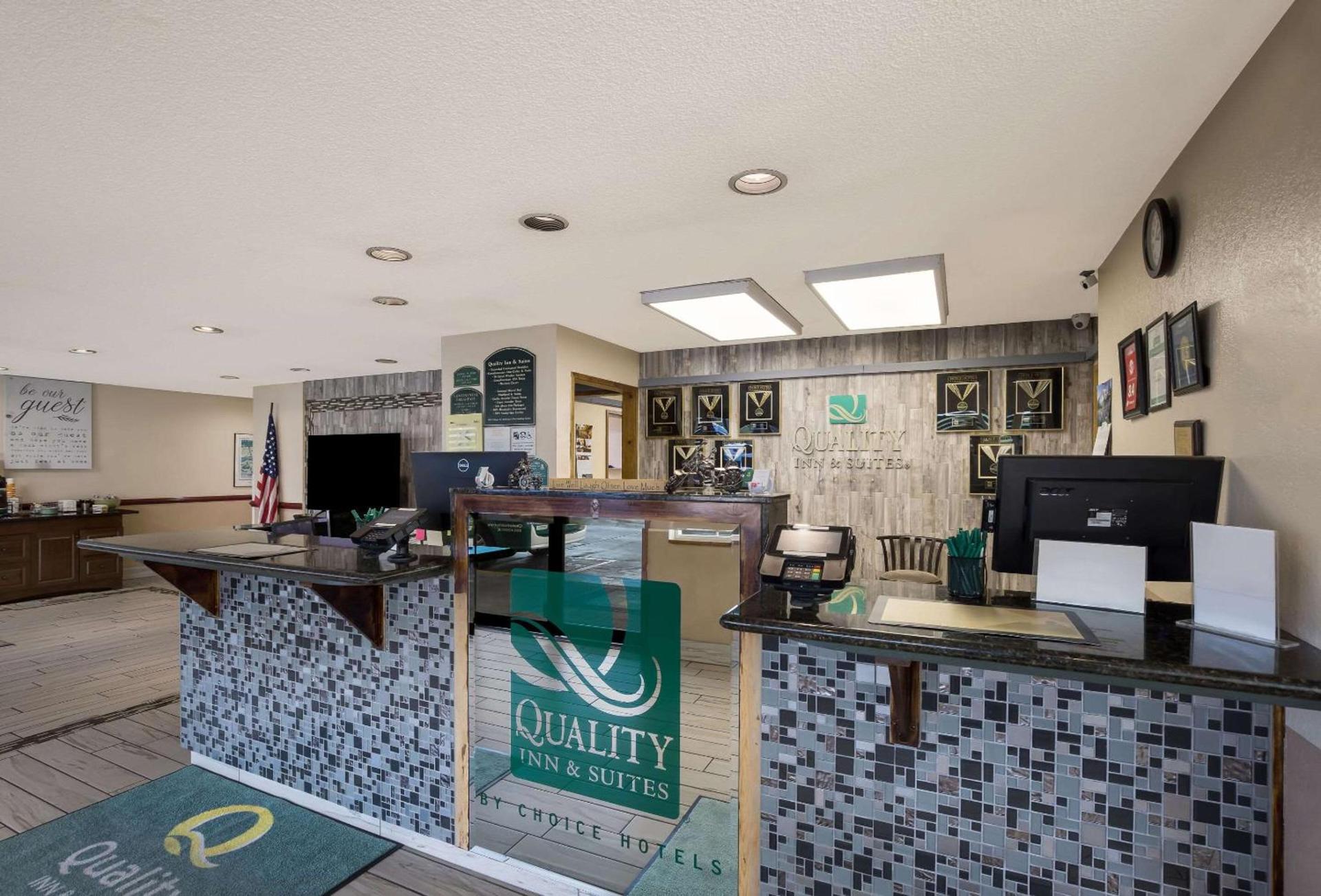 Quality Inn & Suites Medford Airport photo 5