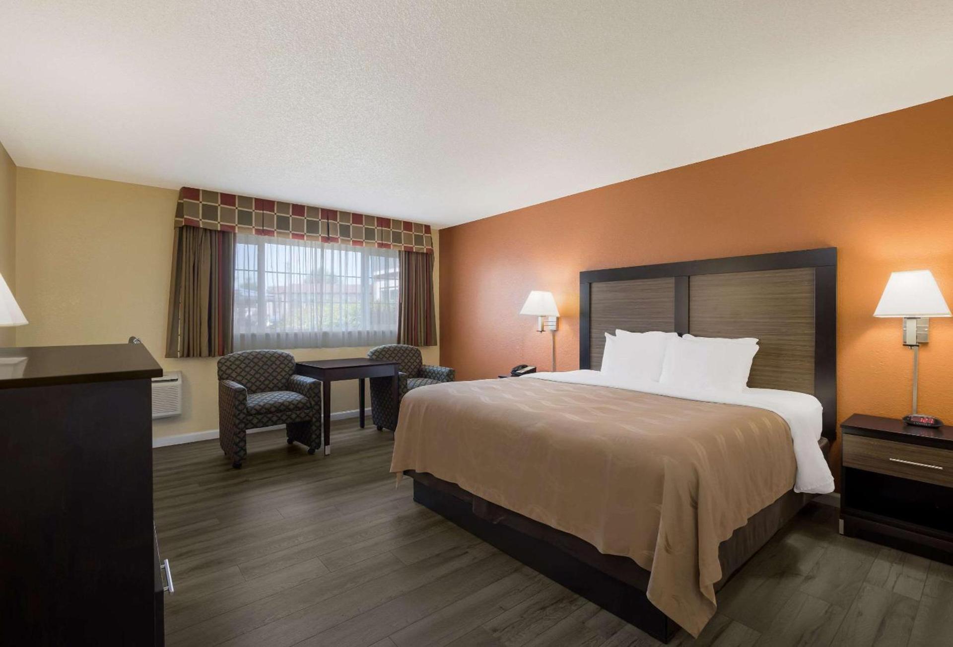 Quality Inn & Suites Medford Airport photo 11