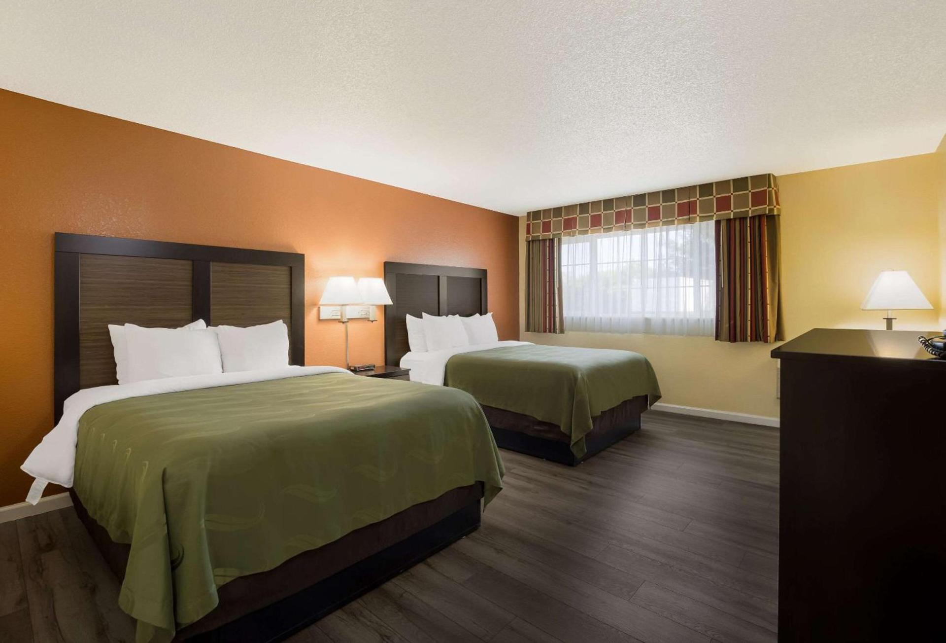 Quality Inn & Suites Medford Airport photo 17