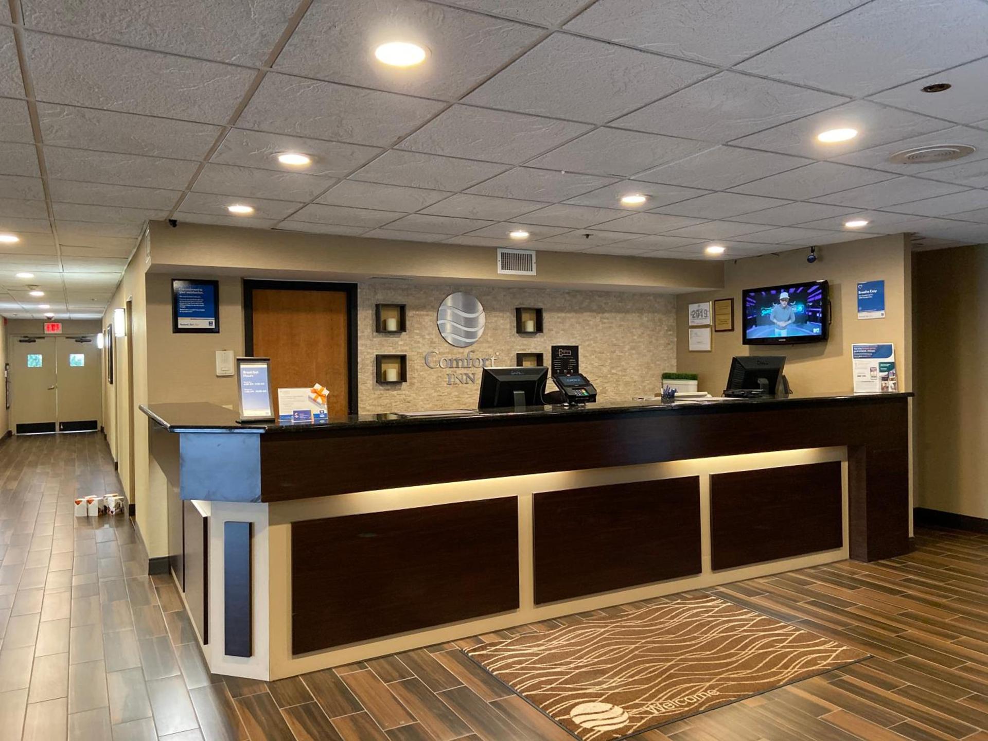 Comfort Inn Herndon-Reston photo 36