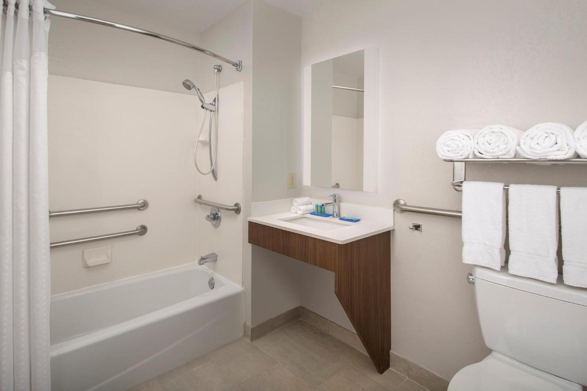 Holiday Inn Express San Antonio North Riverwalk Area by IHG photo 33