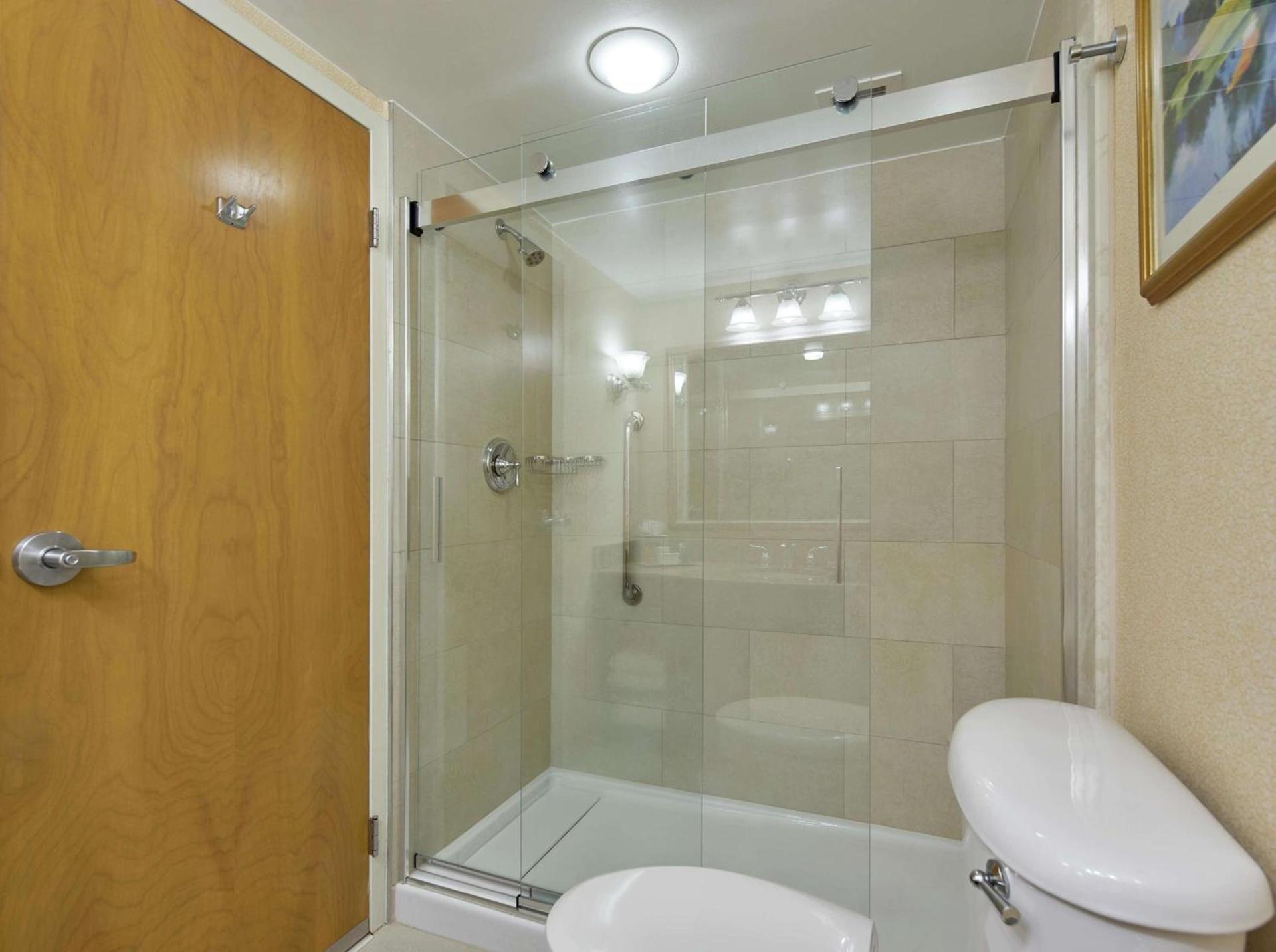 Hilton Raleigh North Hills photo 48