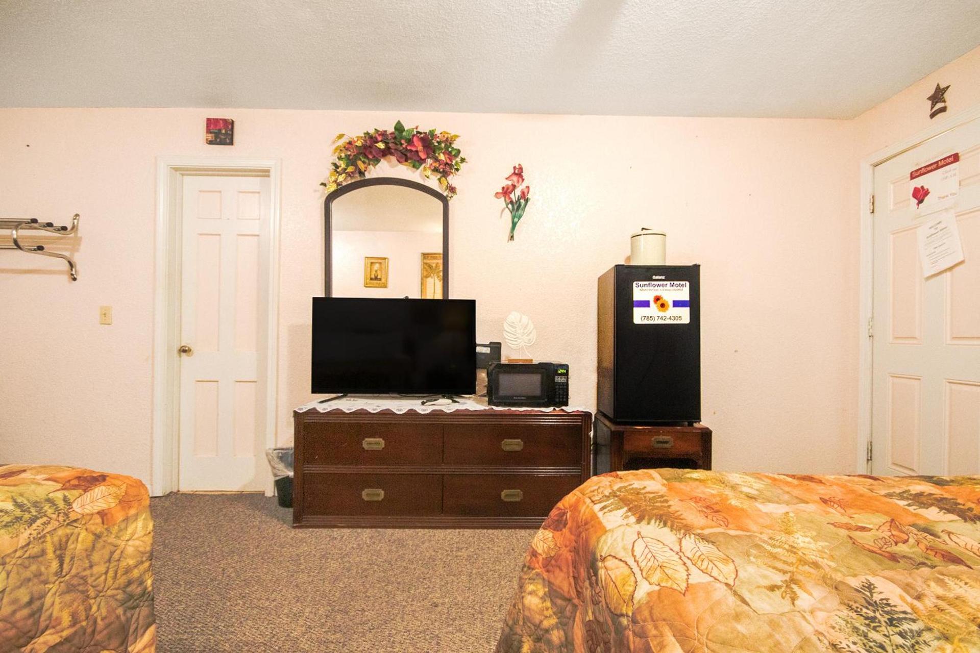 Sunflower Motel Hiawatha By OYO photo 25