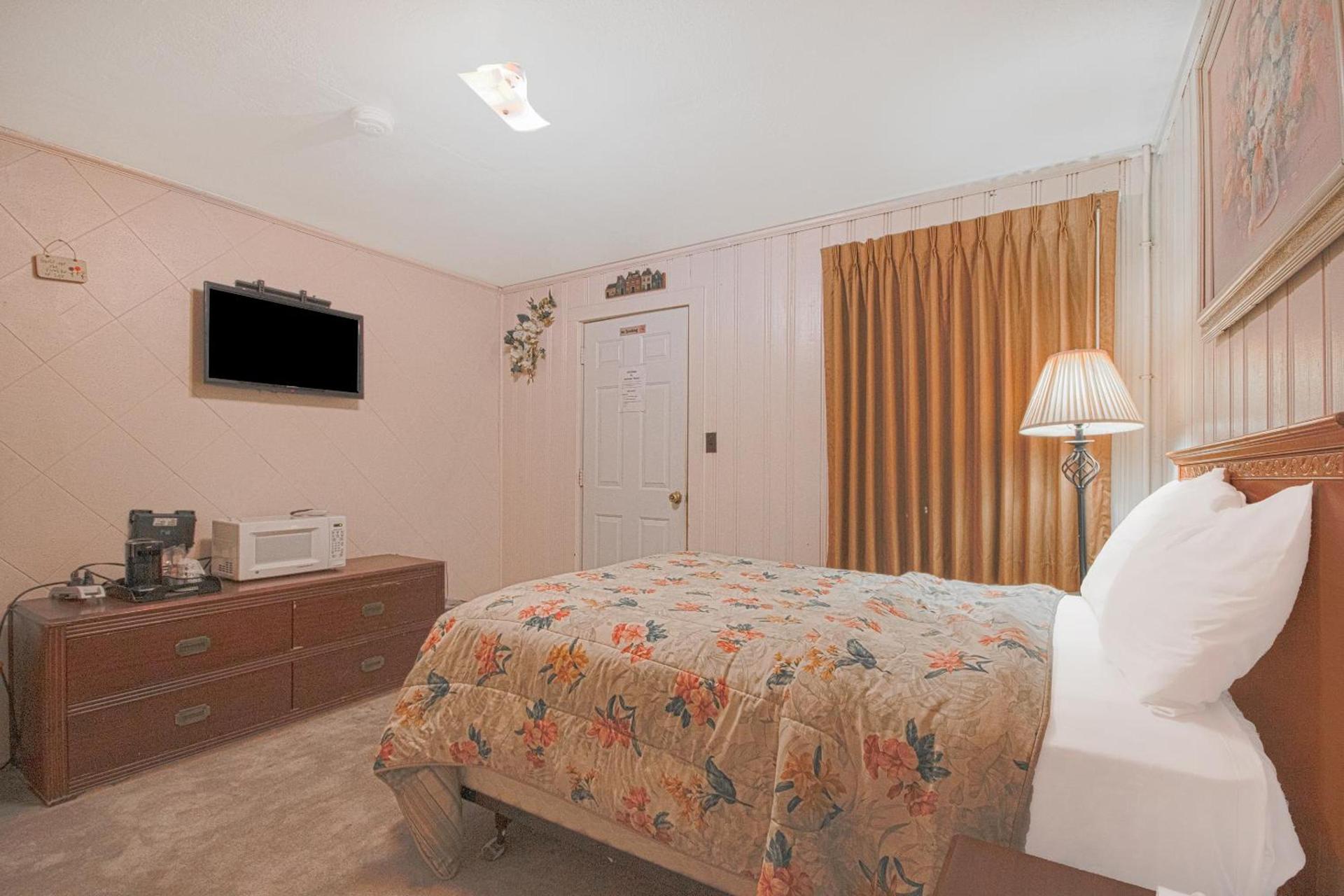 Sunflower Motel Hiawatha By OYO photo 31