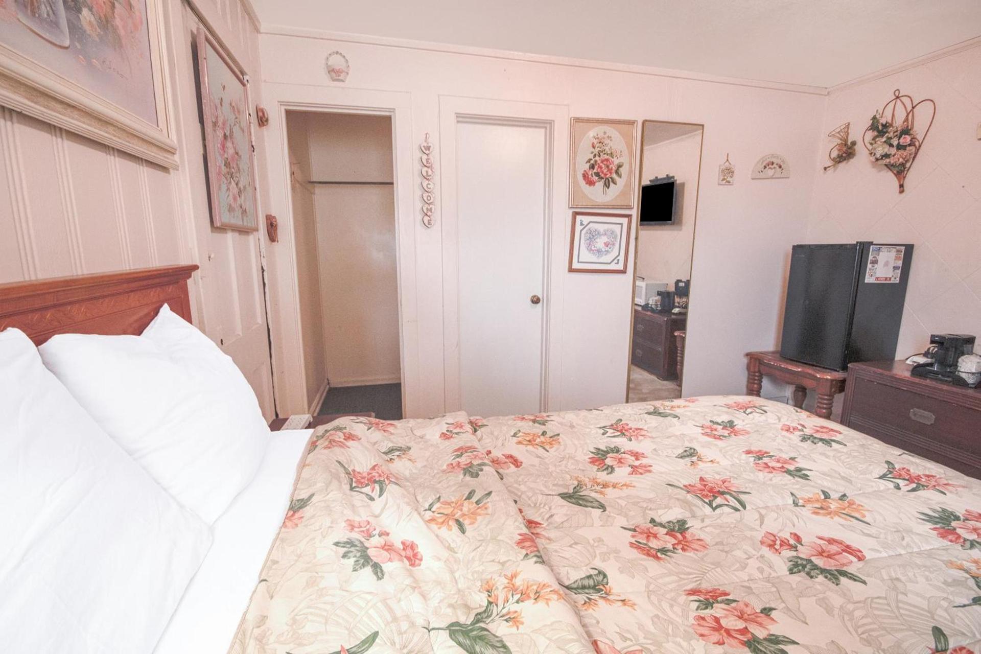 Sunflower Motel Hiawatha By OYO photo 29