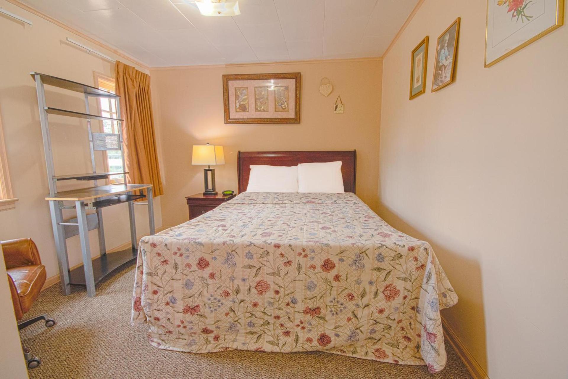 Sunflower Motel Hiawatha By OYO photo 48