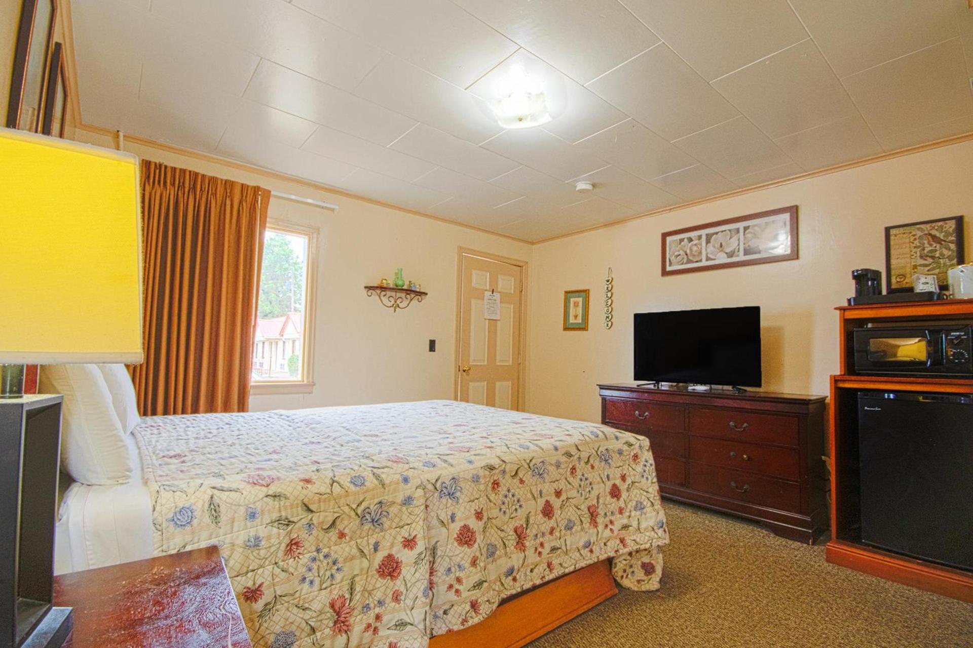 Sunflower Motel Hiawatha By OYO photo 49