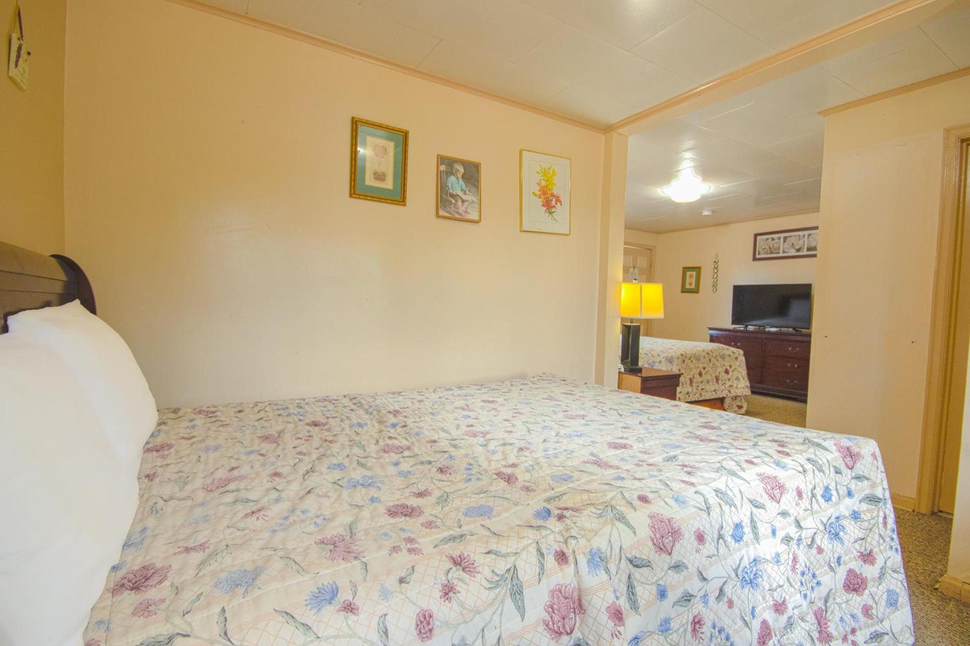 Sunflower Motel Hiawatha By OYO photo 50