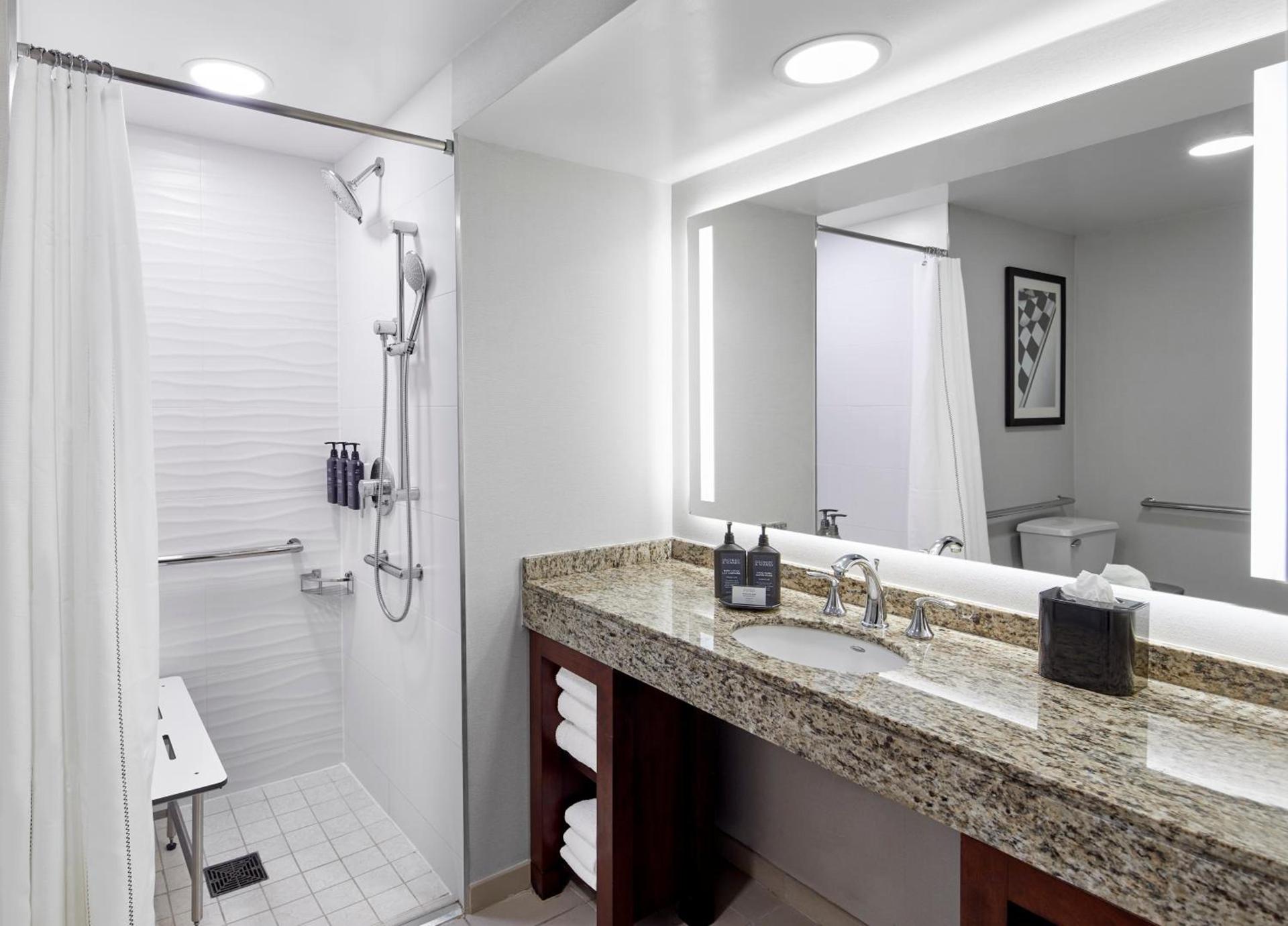 Sheraton Indianapolis Hotel at Keystone Crossing photo 63
