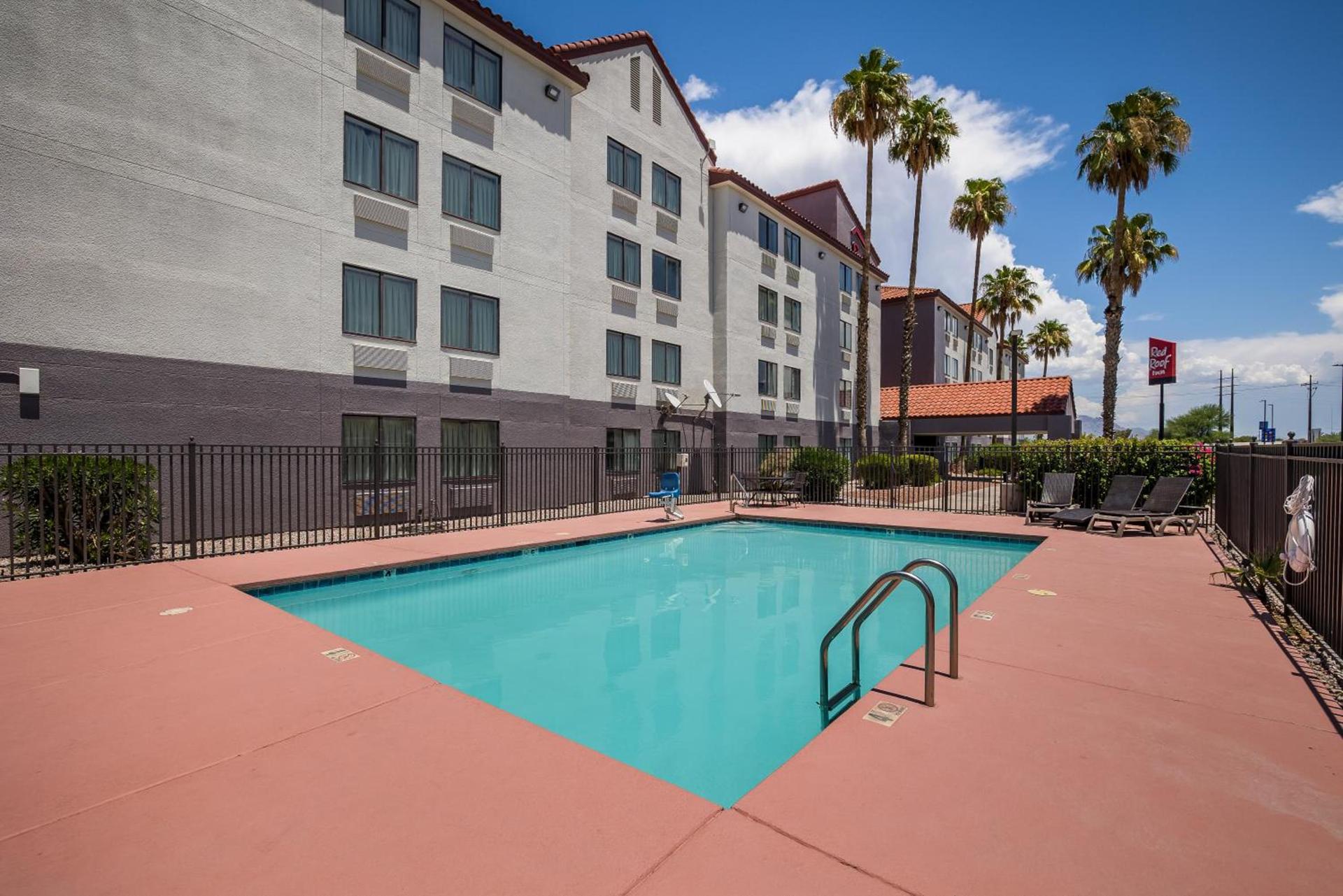 Red Roof Inn Tucson North - Marana photo 2