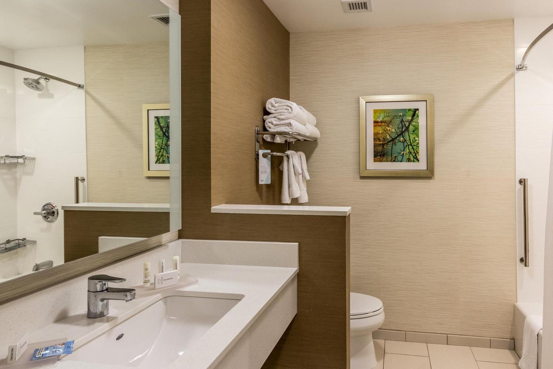 Fairfield Inn & Suites by Marriott Butte photo 32