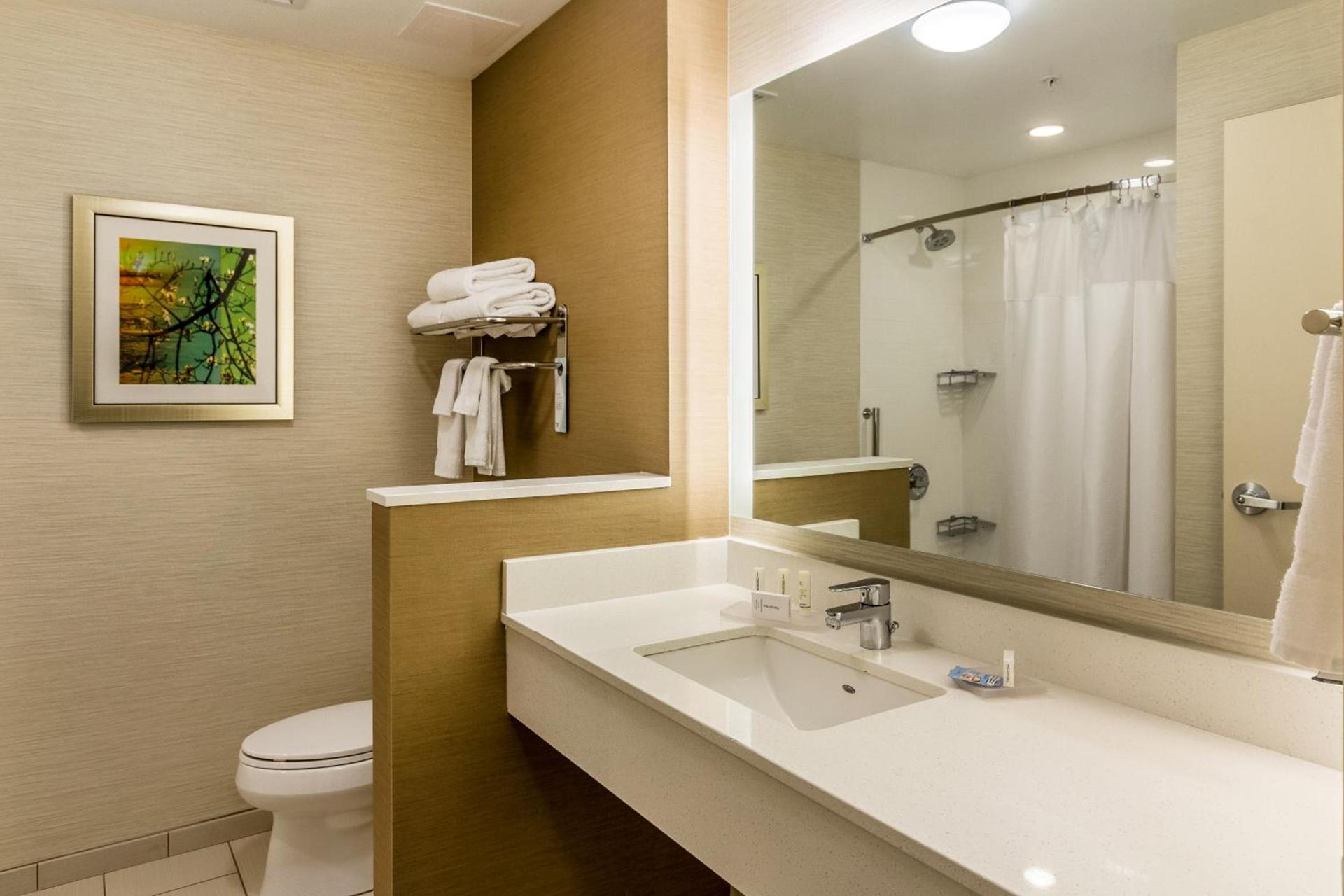 Fairfield Inn & Suites by Marriott Butte photo 38