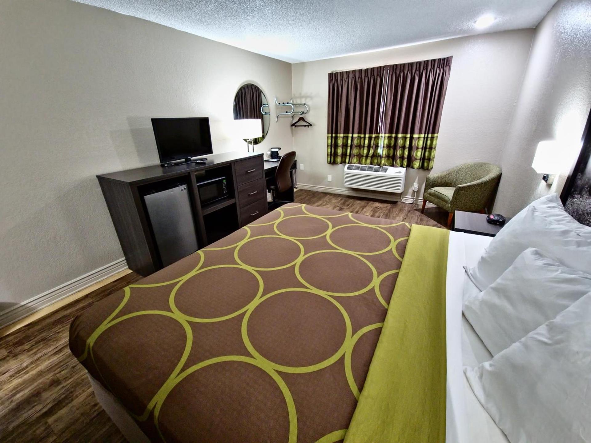 Super 8 by Wyndham Goodyear/Phoenix Area photo 52