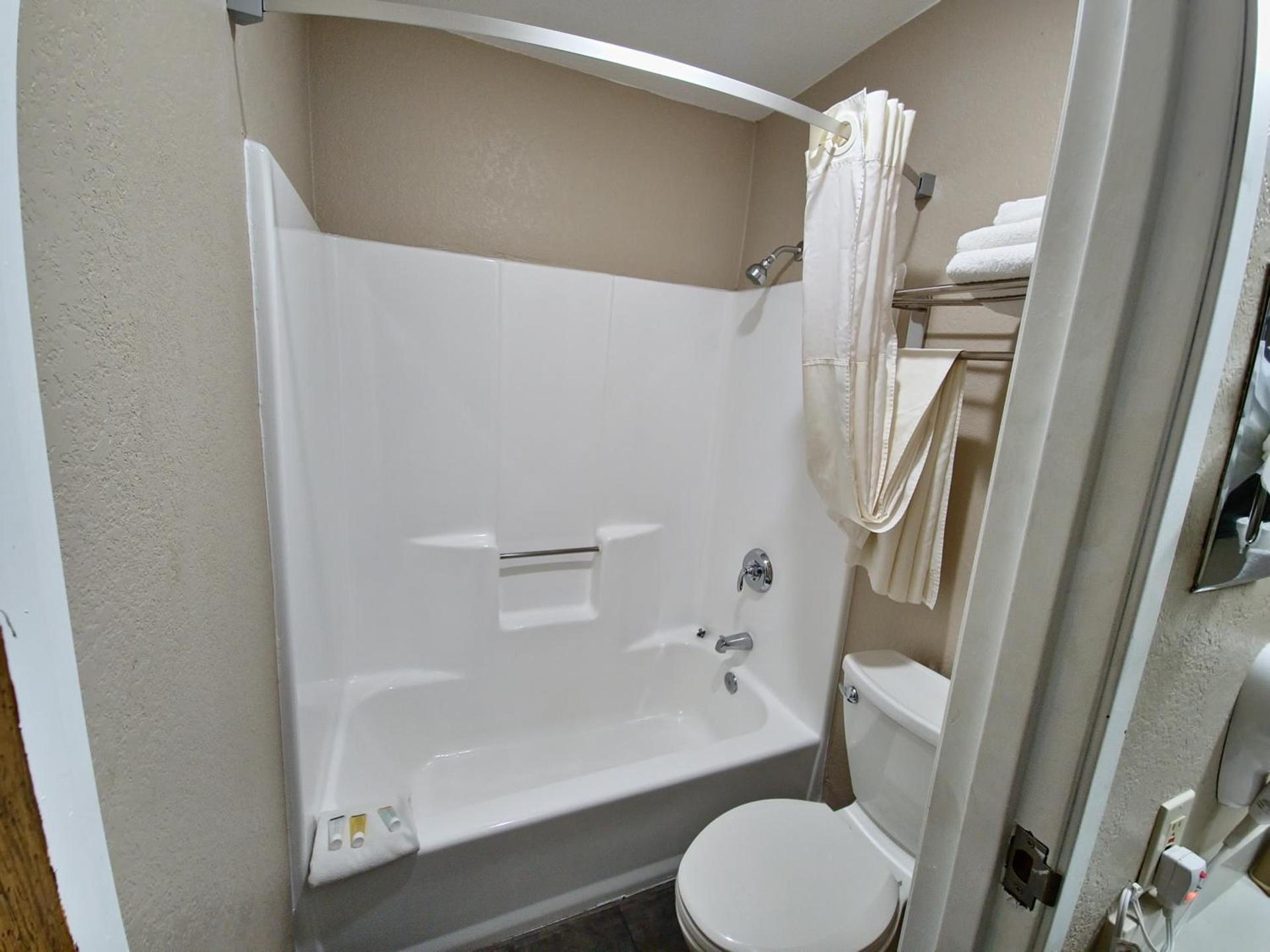 Super 8 by Wyndham Goodyear/Phoenix Area photo 55