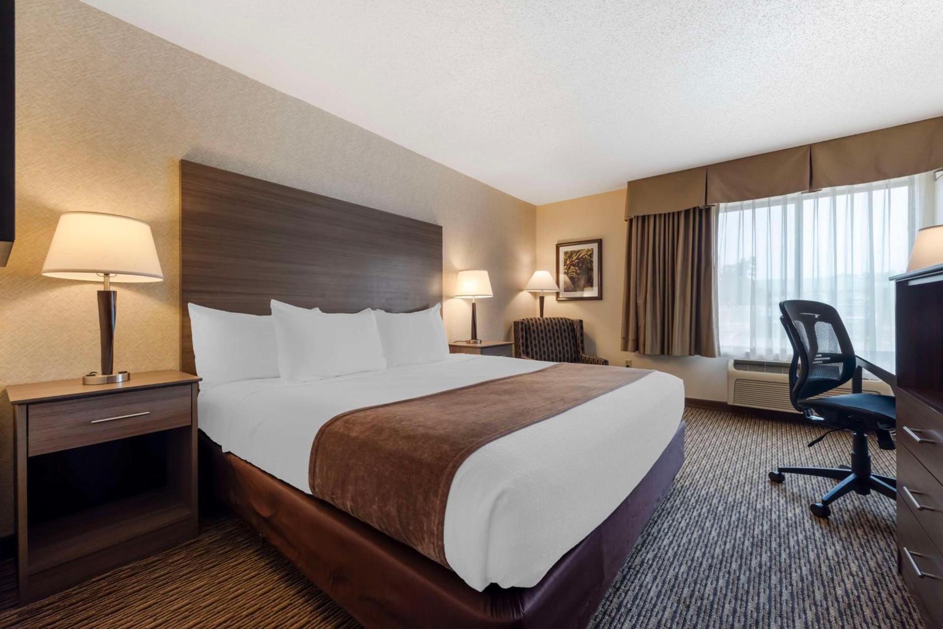Best Western Spooner Riverplace photo 14
