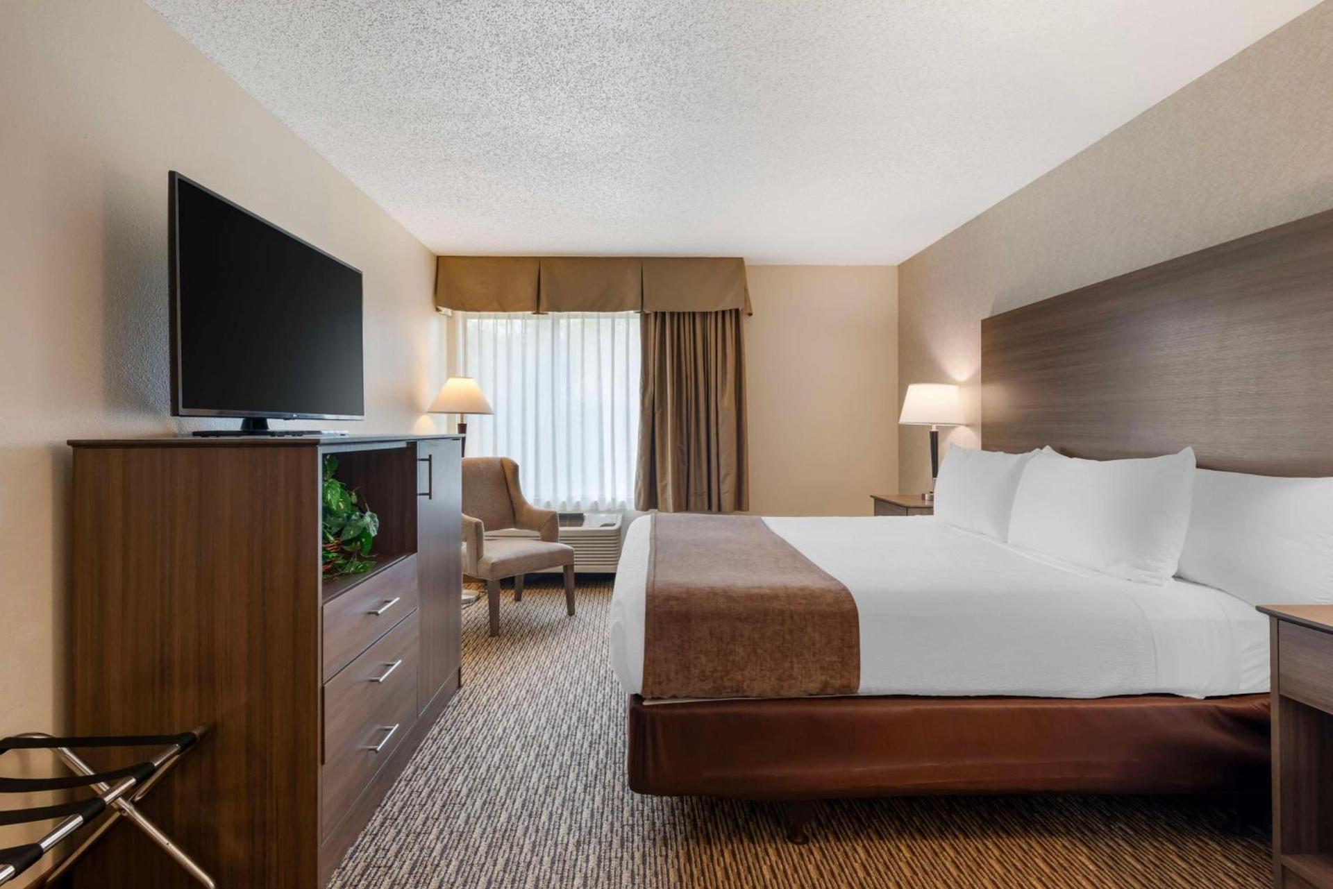 Best Western Spooner Riverplace photo 26