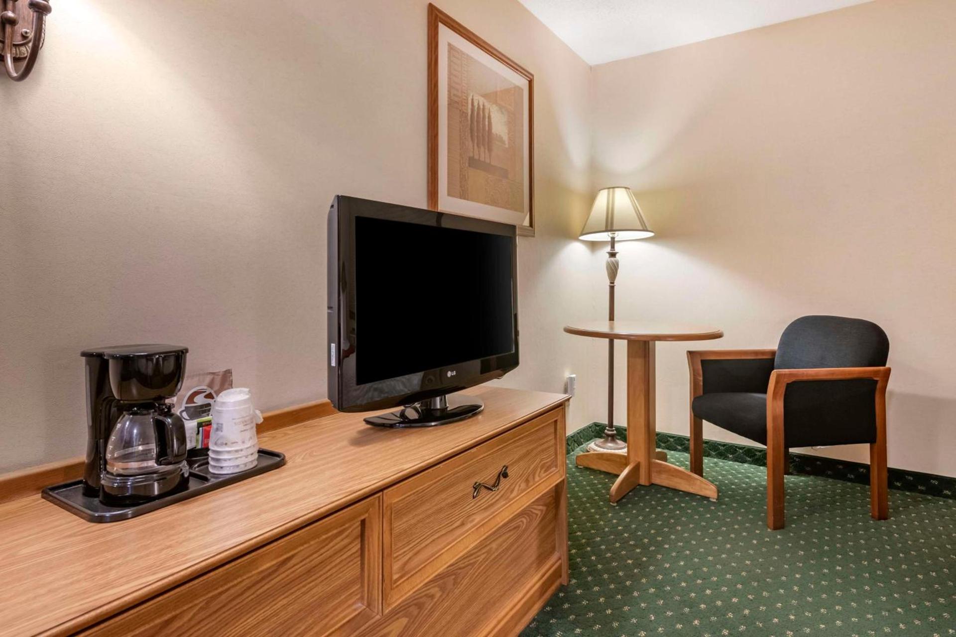 SureStay Plus Hotel by Best Western Buffalo photo 19