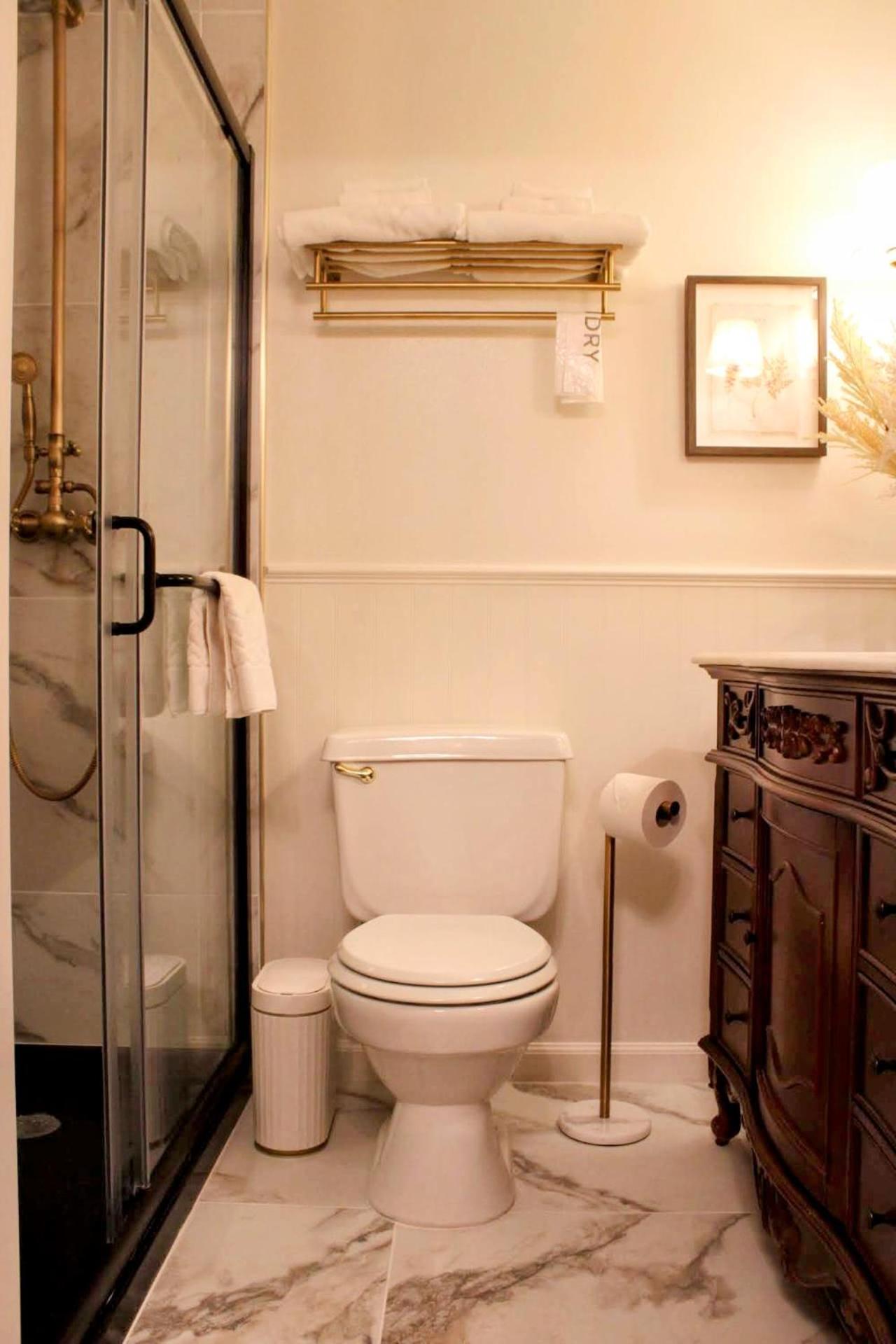 The Brooks Hotel Restaurant and Lounge photo 38